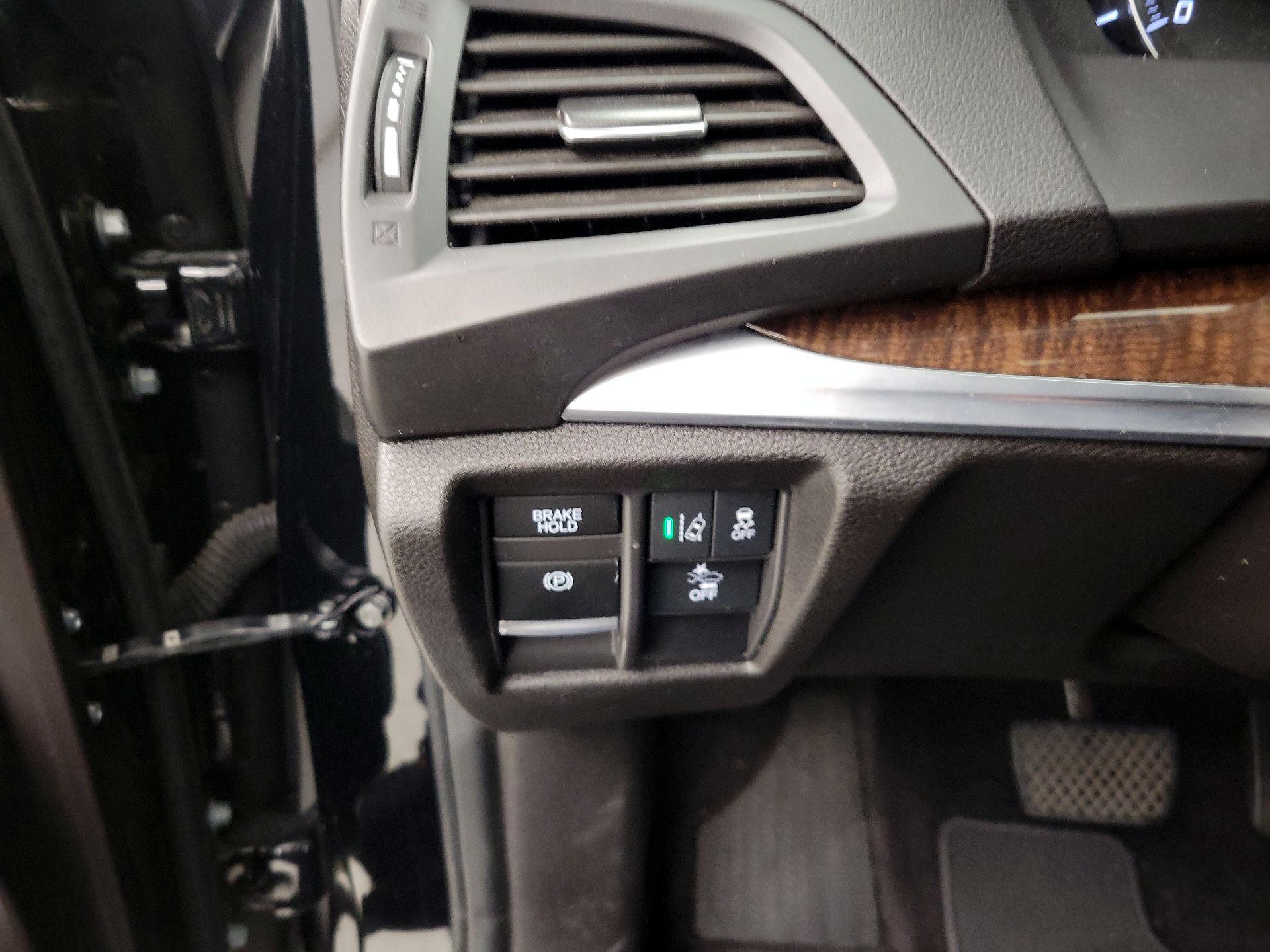 Thumbnail: 2017 Acura MDX - 13