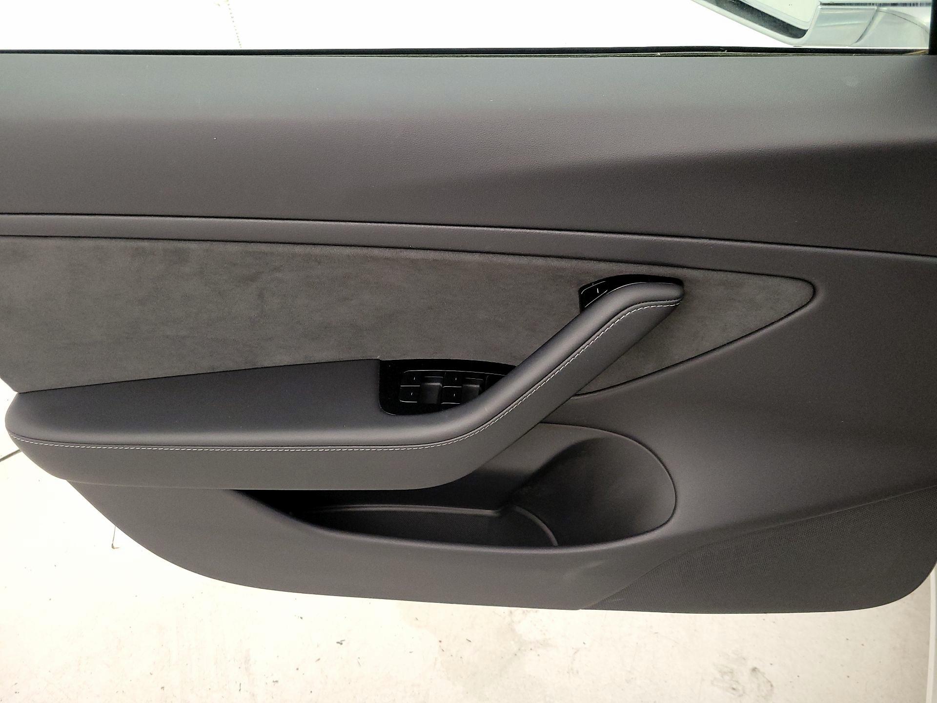 Thumbnail: 2020 Tesla Model 3 - 12