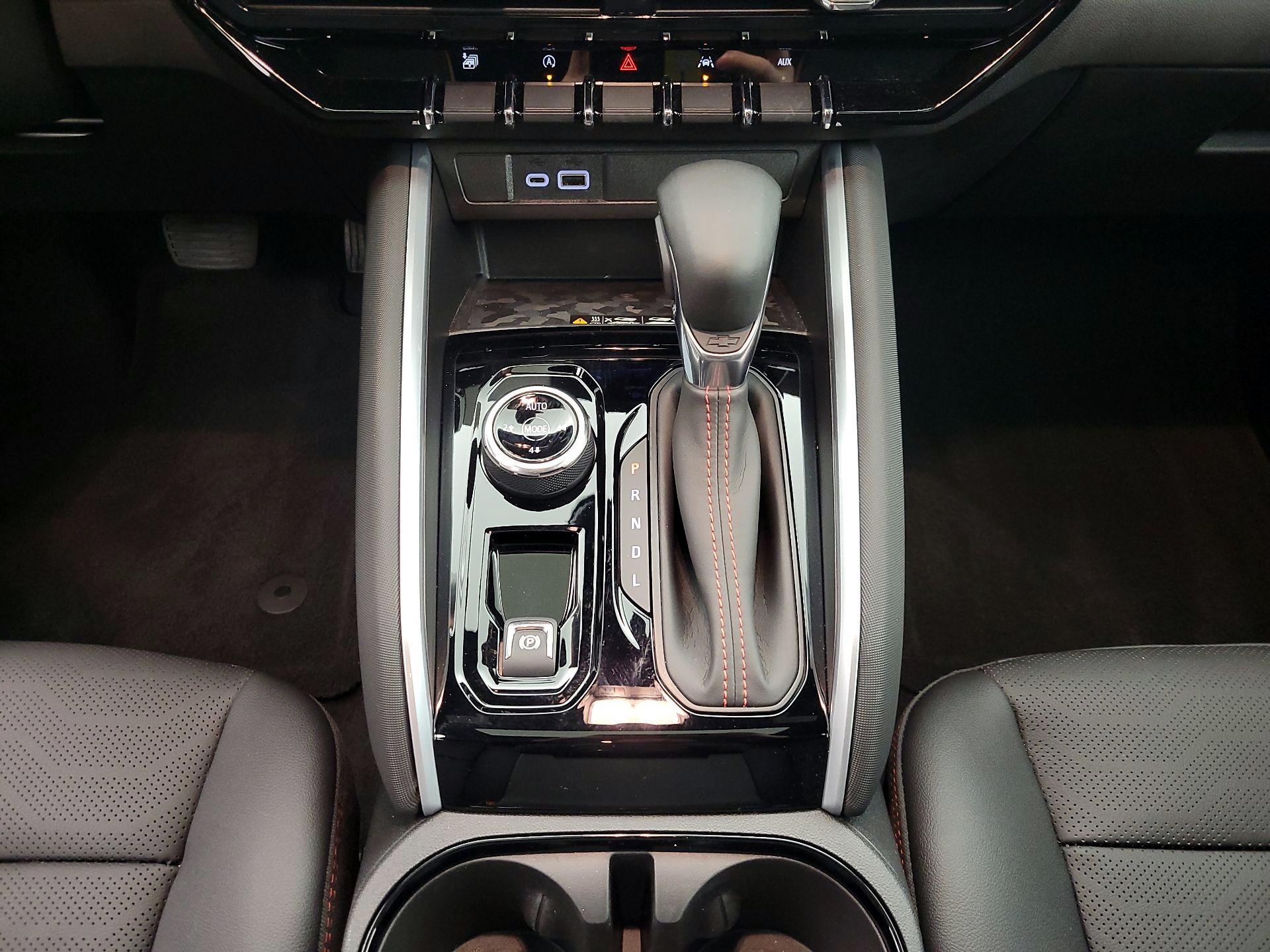 Thumbnail: 2024 Chevrolet Colorado - 17