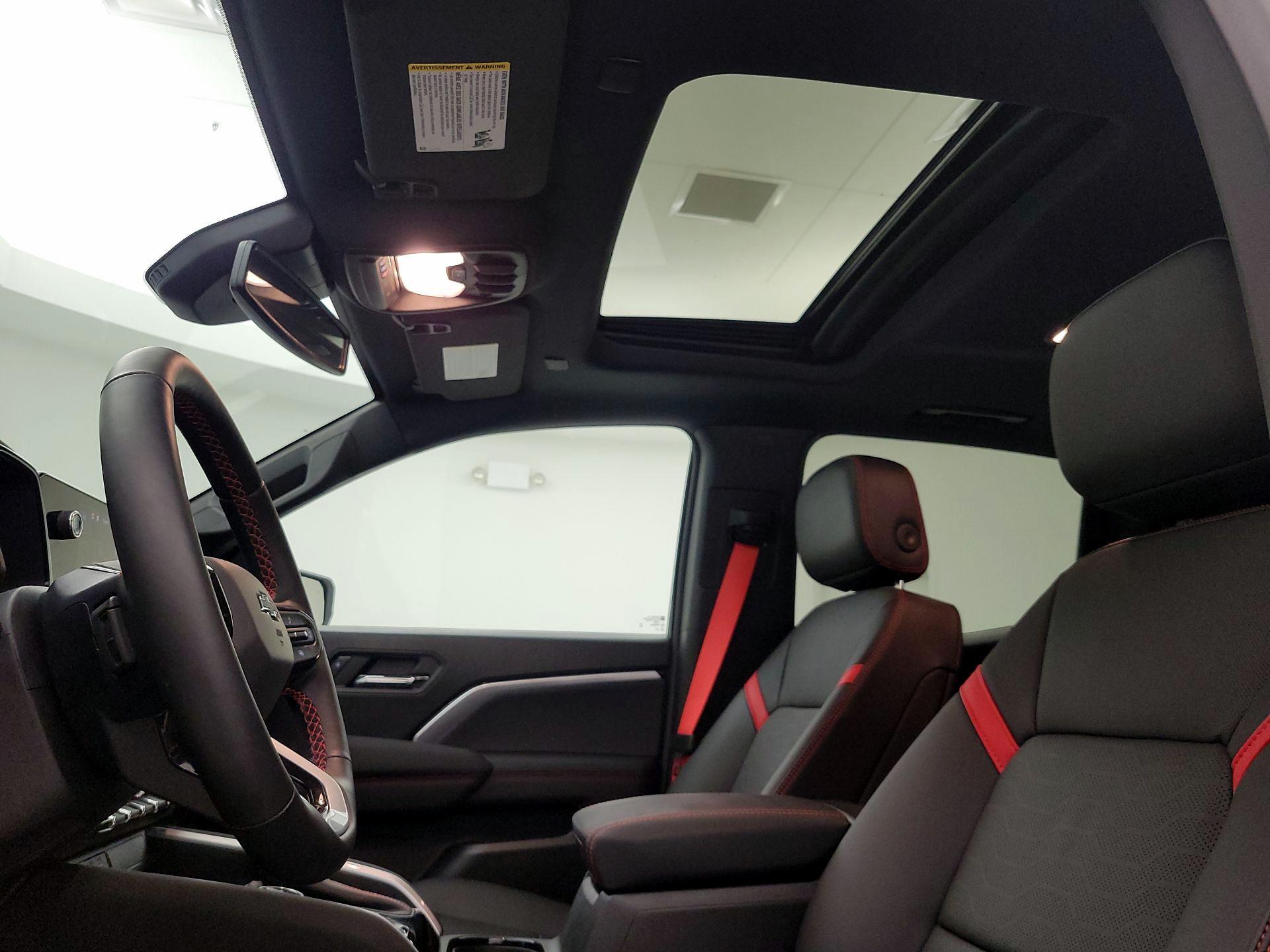 Thumbnail: 2024 Chevrolet Colorado - 19