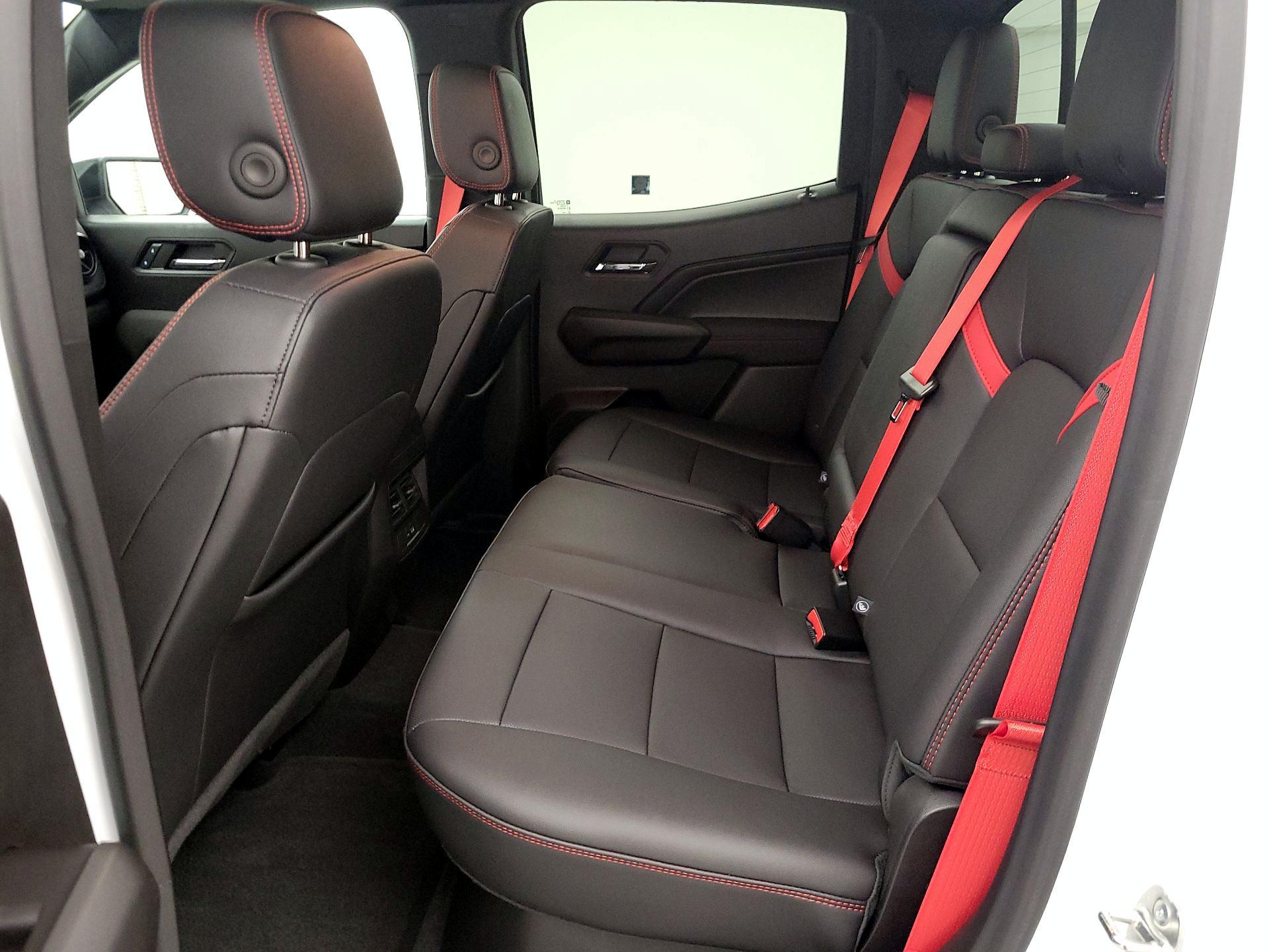 Thumbnail: 2024 Chevrolet Colorado - 20