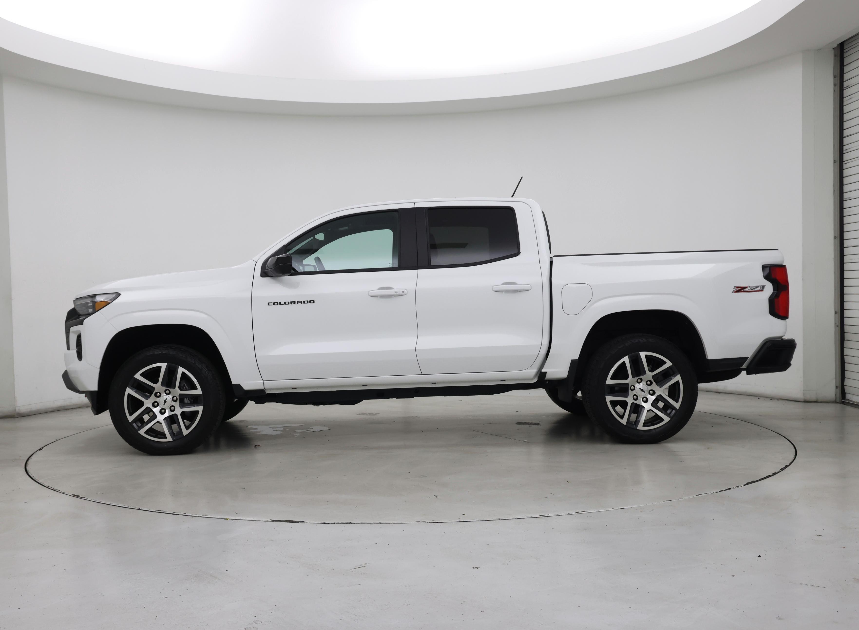 Thumbnail: 2024 Chevrolet Colorado - 3