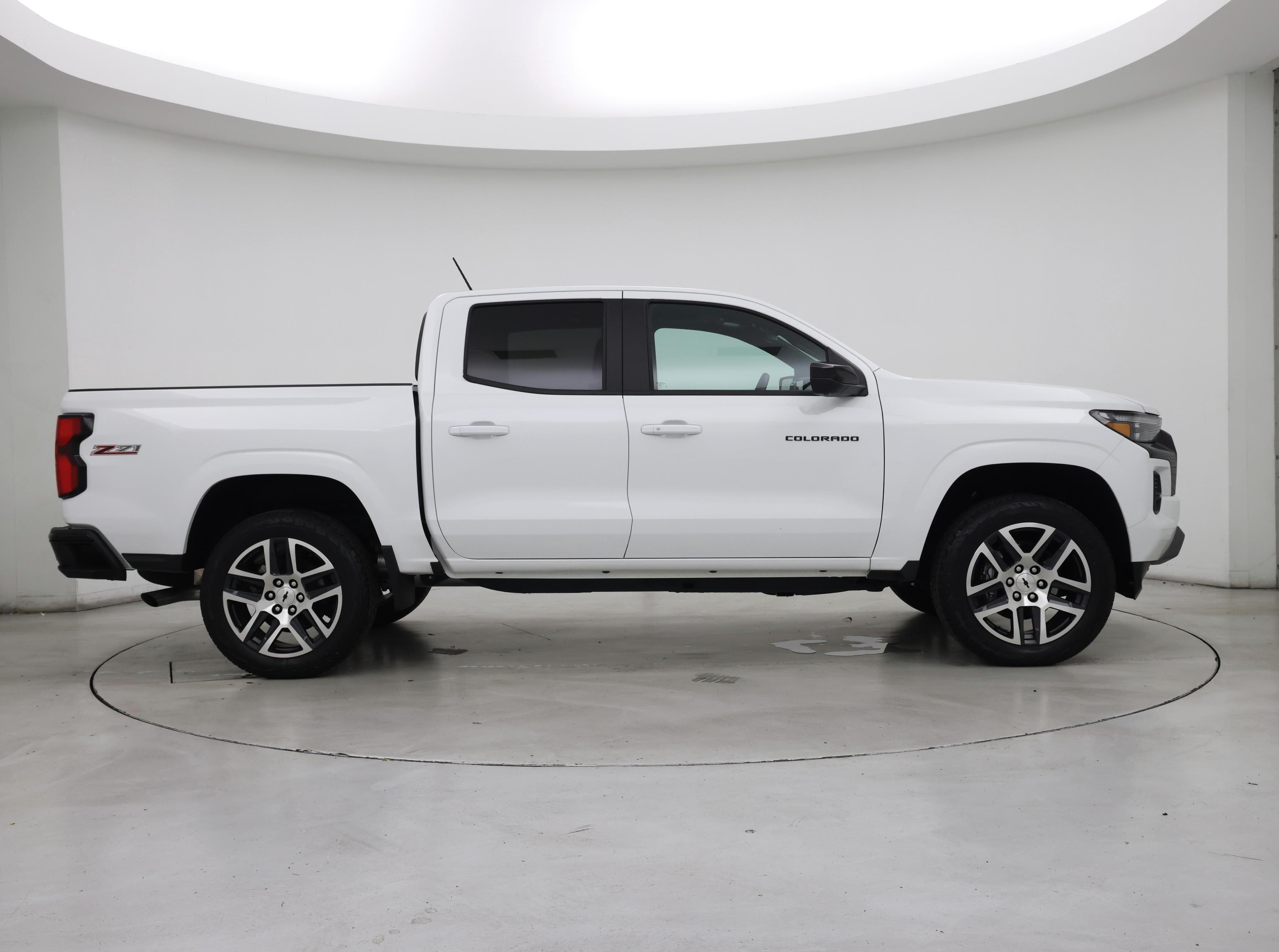 Thumbnail: 2024 Chevrolet Colorado - 7