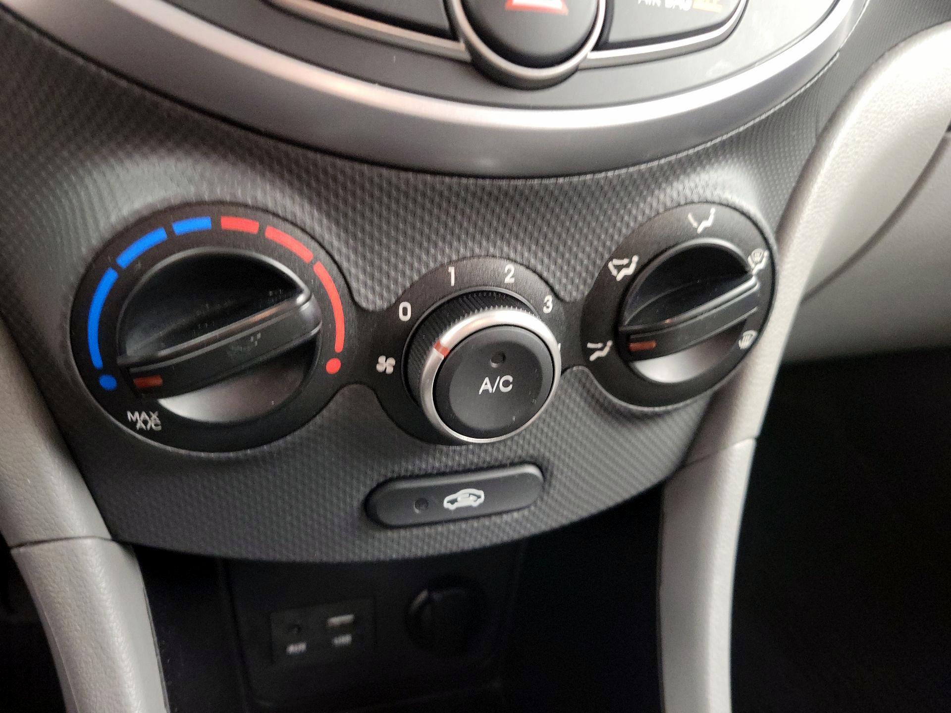 Thumbnail: 2017 Hyundai Accent - 15