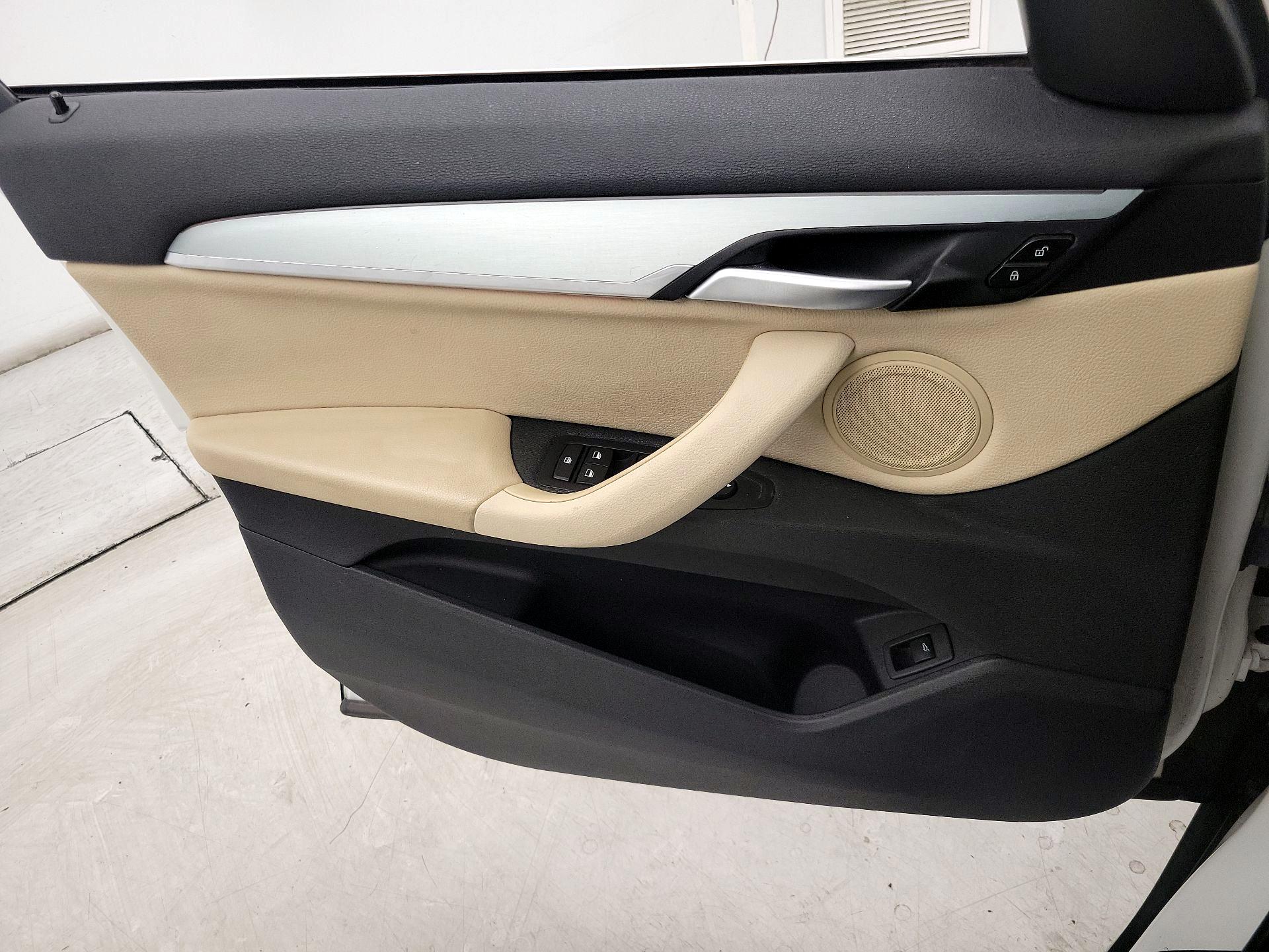 Thumbnail: 2016 BMW X1 - 12
