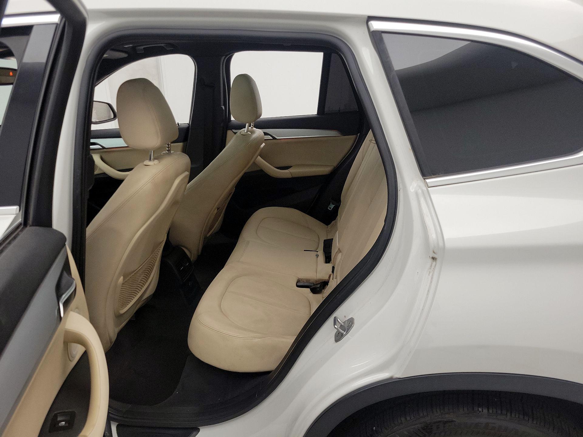 Thumbnail: 2016 BMW X1 - 20