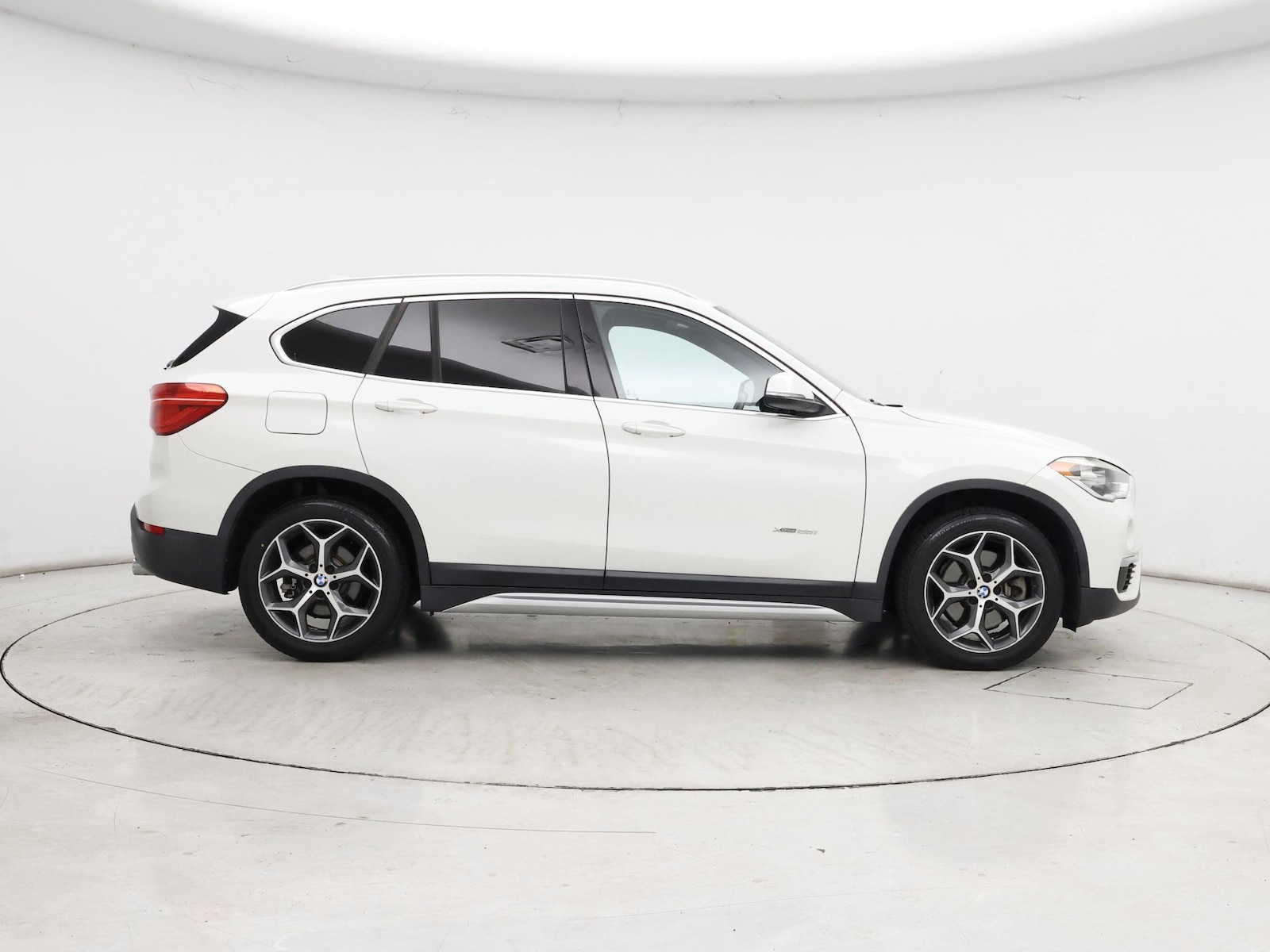 2016 BMW X1 28i - Photo 8