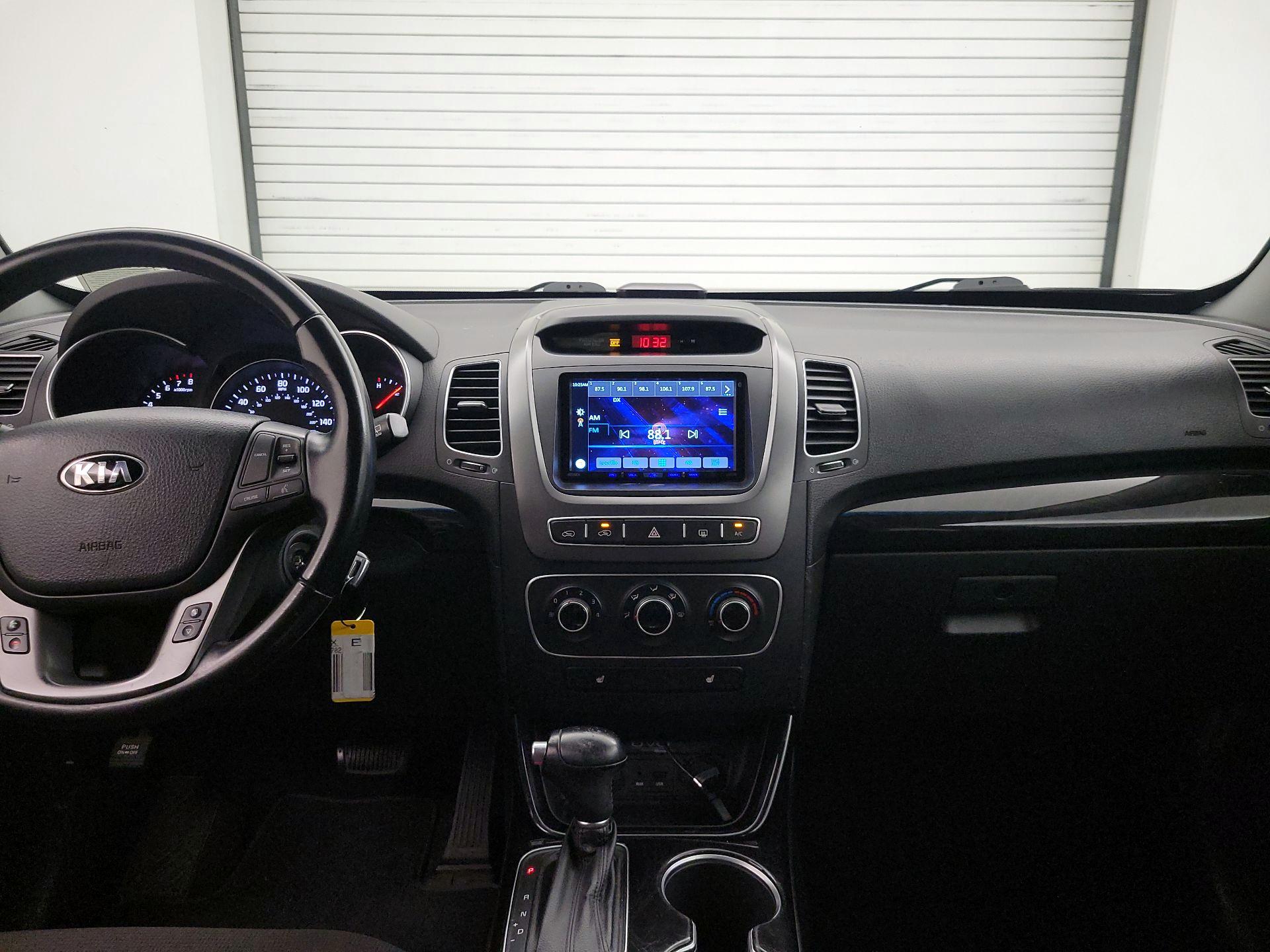 Thumbnail: 2015 Kia Sorento - 9