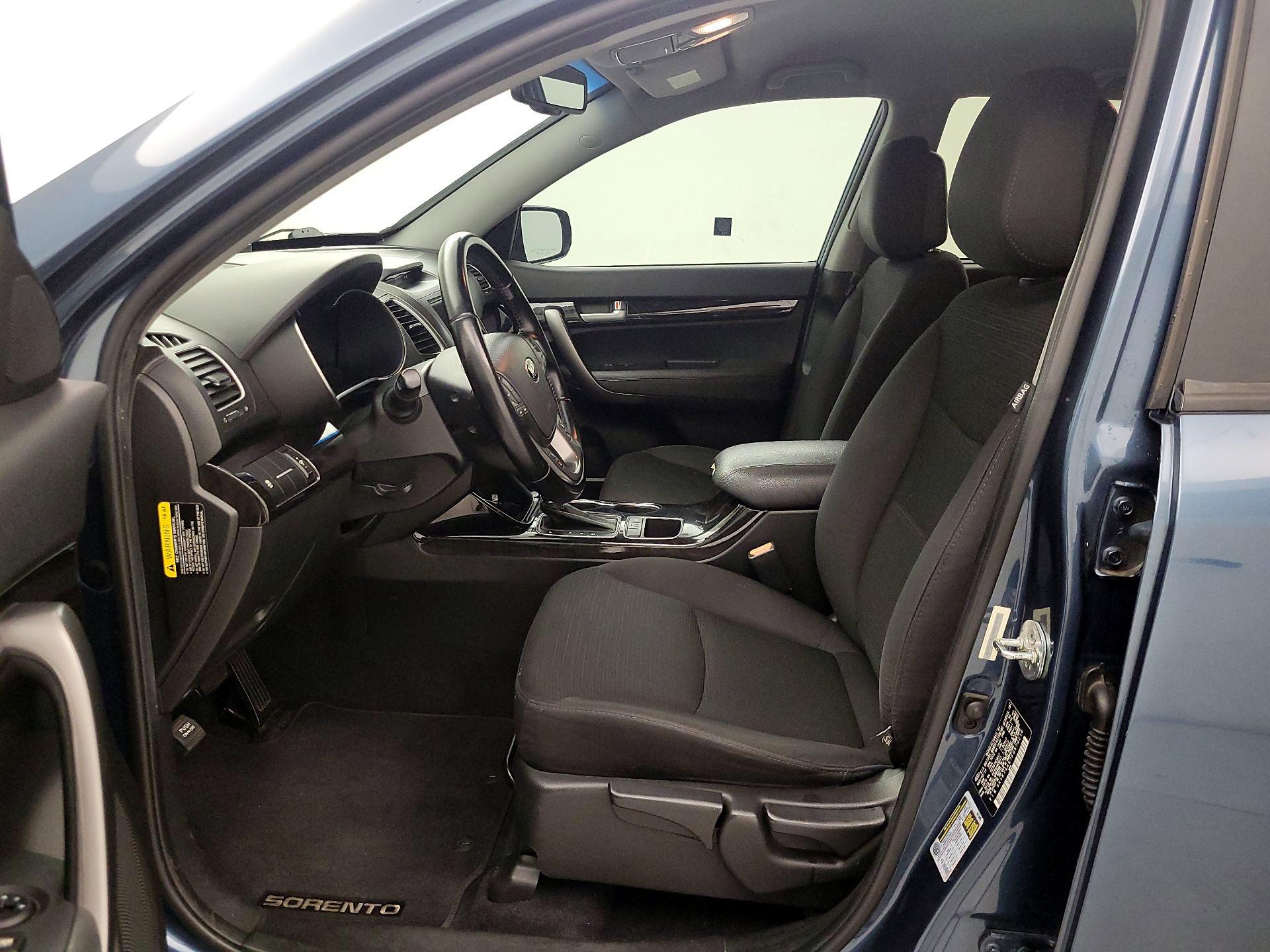 Thumbnail: 2015 Kia Sorento - 11