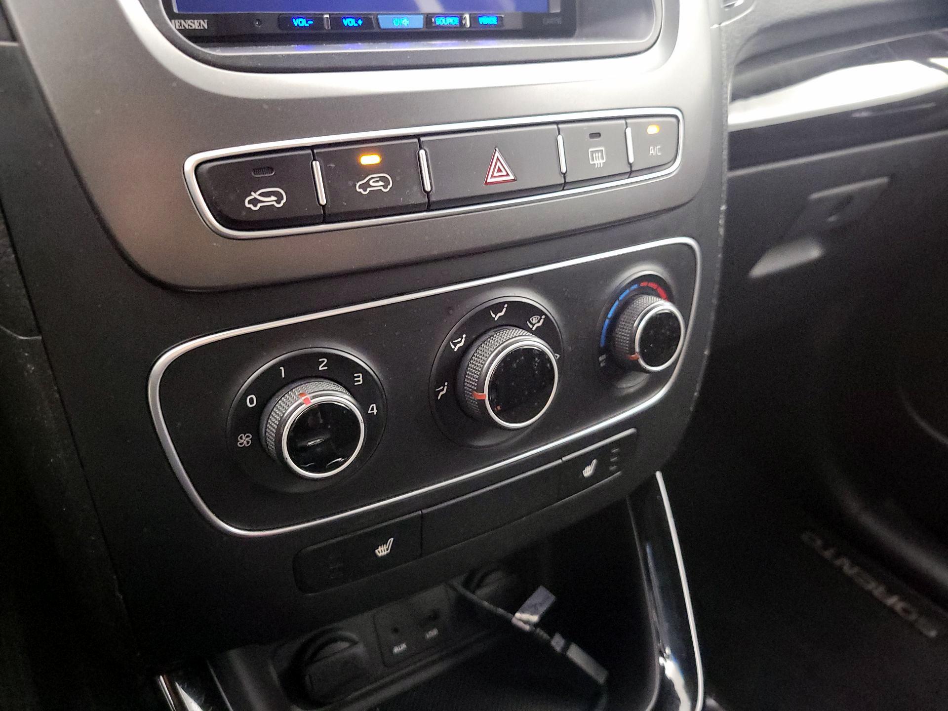 Thumbnail: 2015 Kia Sorento - 16