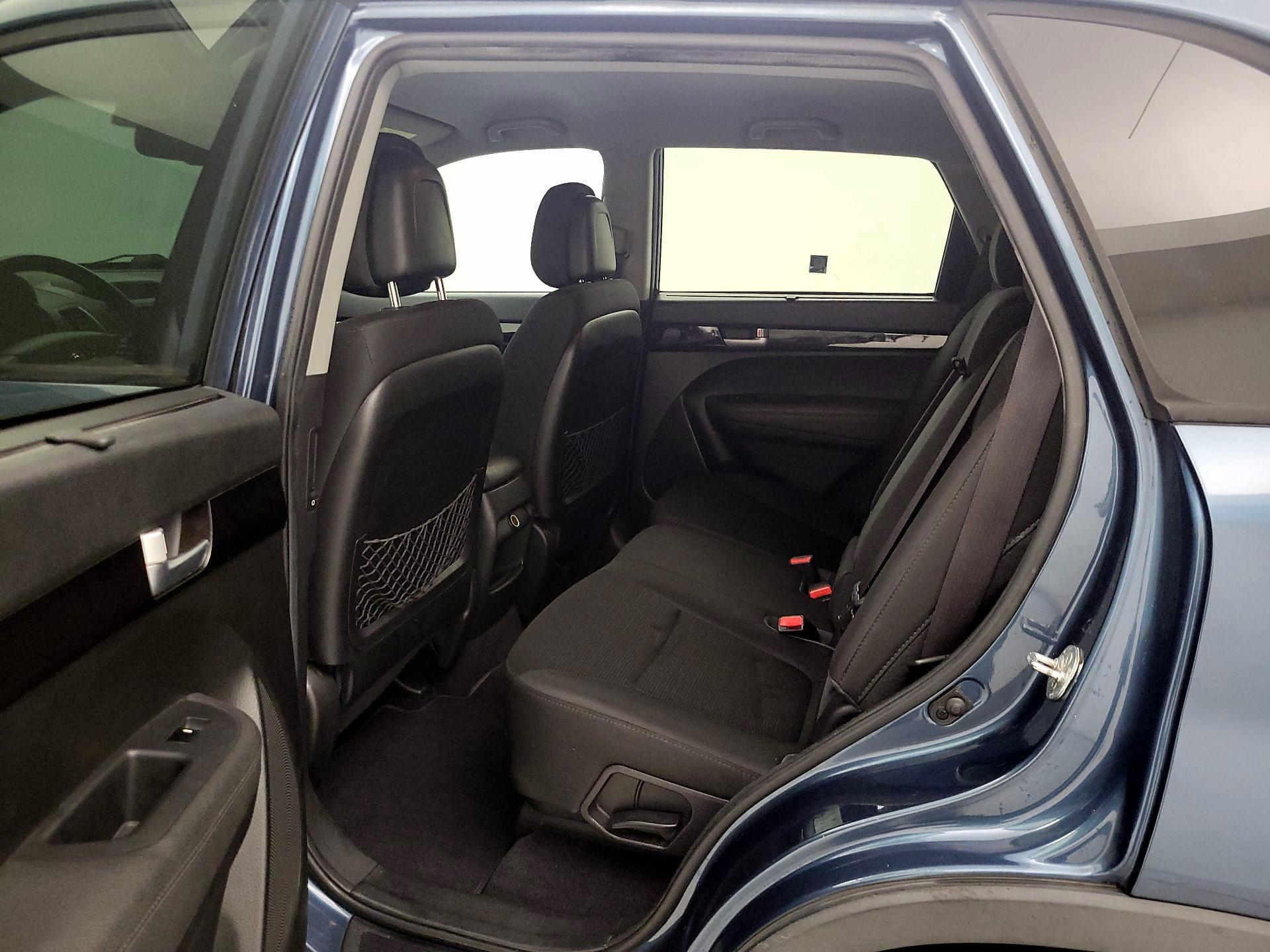 Thumbnail: 2015 Kia Sorento - 19