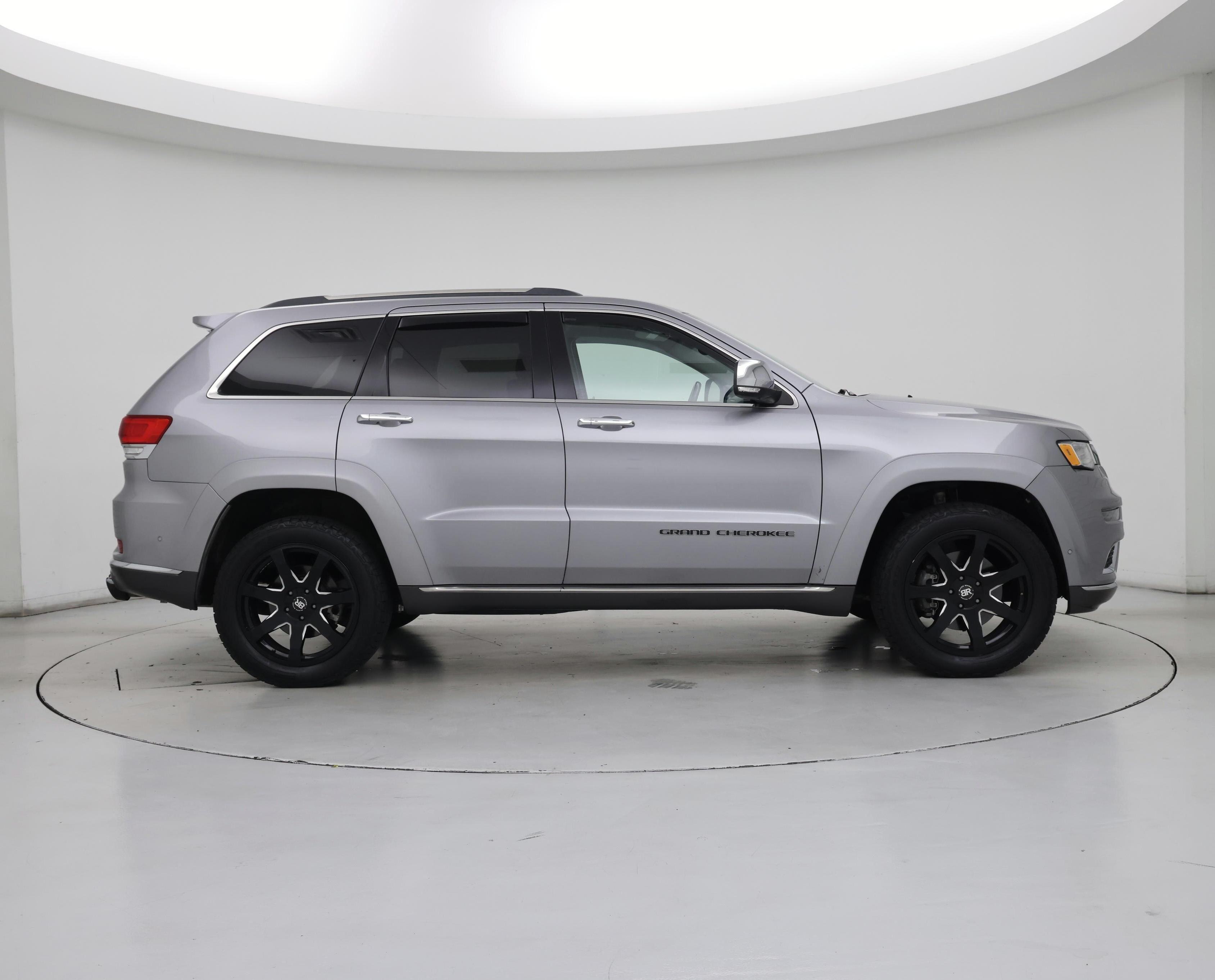 Thumbnail: 2019 Jeep Grand Cherokee - 7