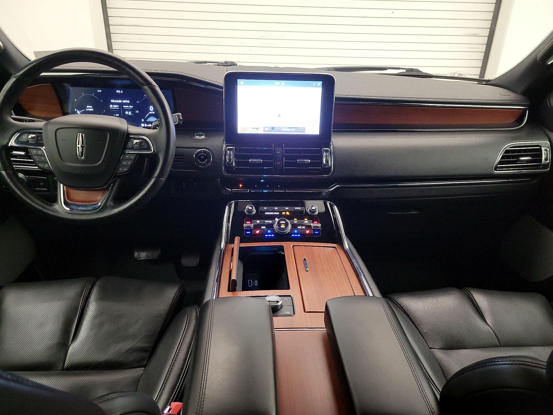 Thumbnail: 2020 Lincoln Navigator L - 9