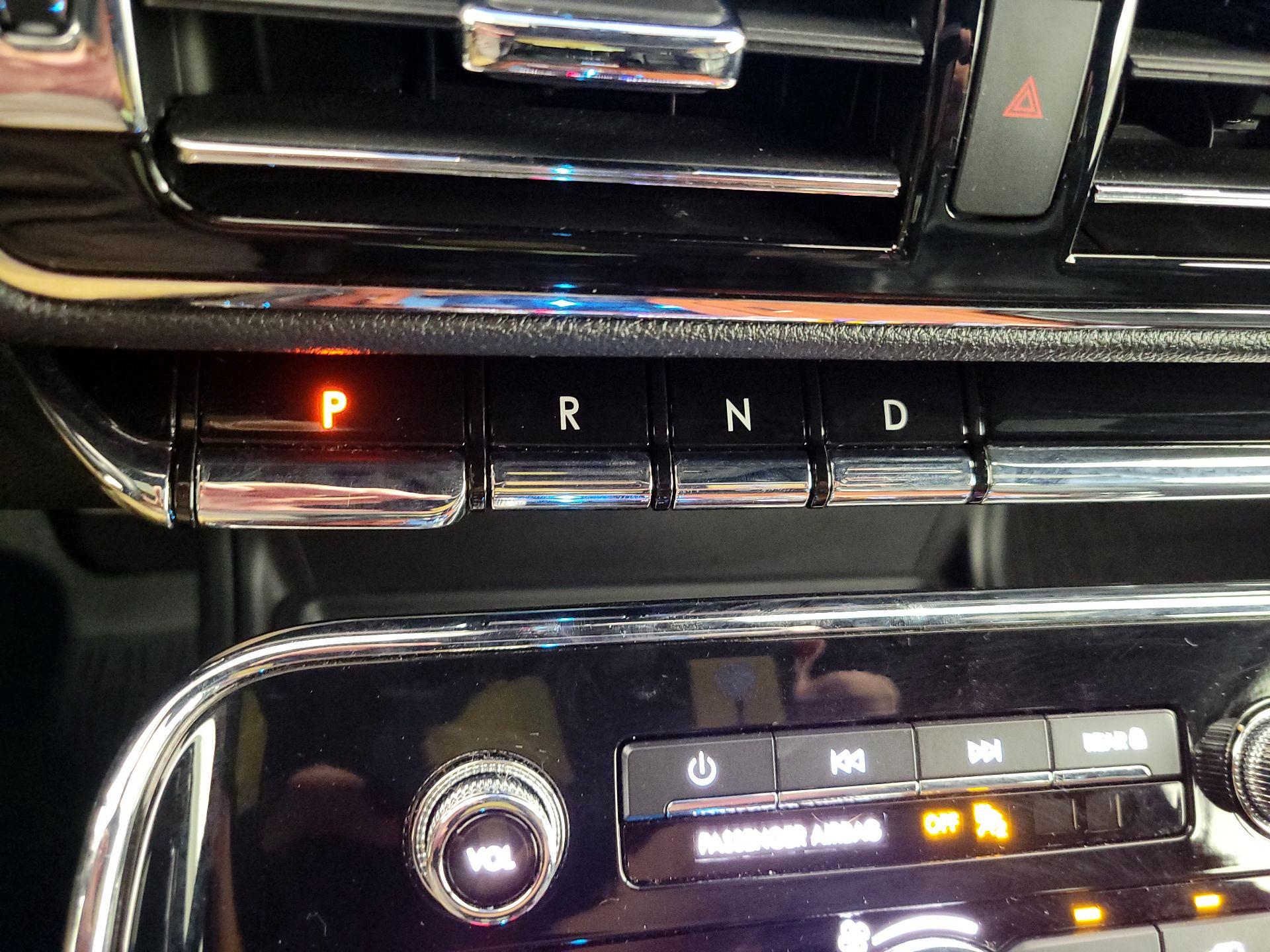 Thumbnail: 2020 Lincoln Navigator L - 18