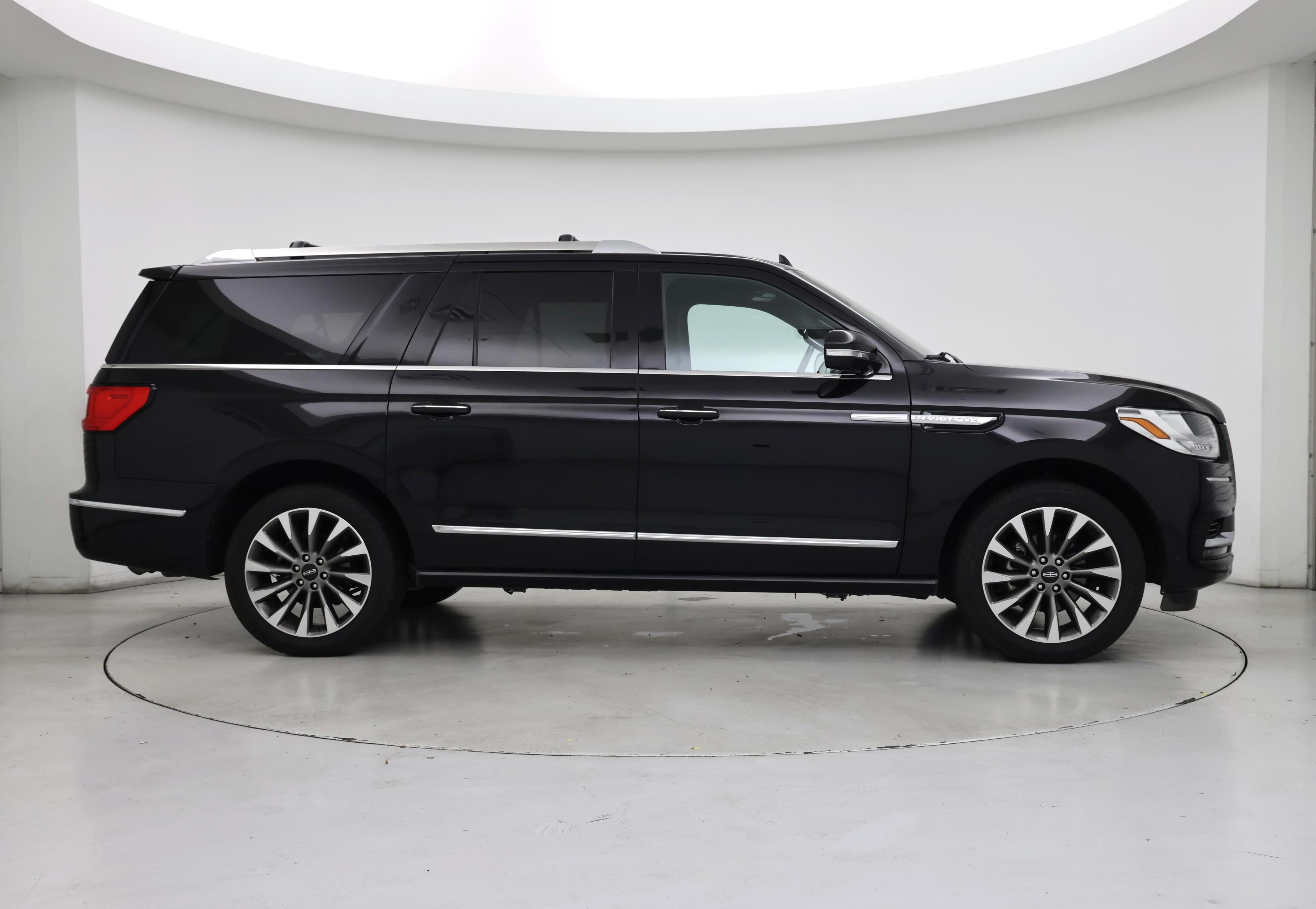 Thumbnail: 2020 Lincoln Navigator L - 7