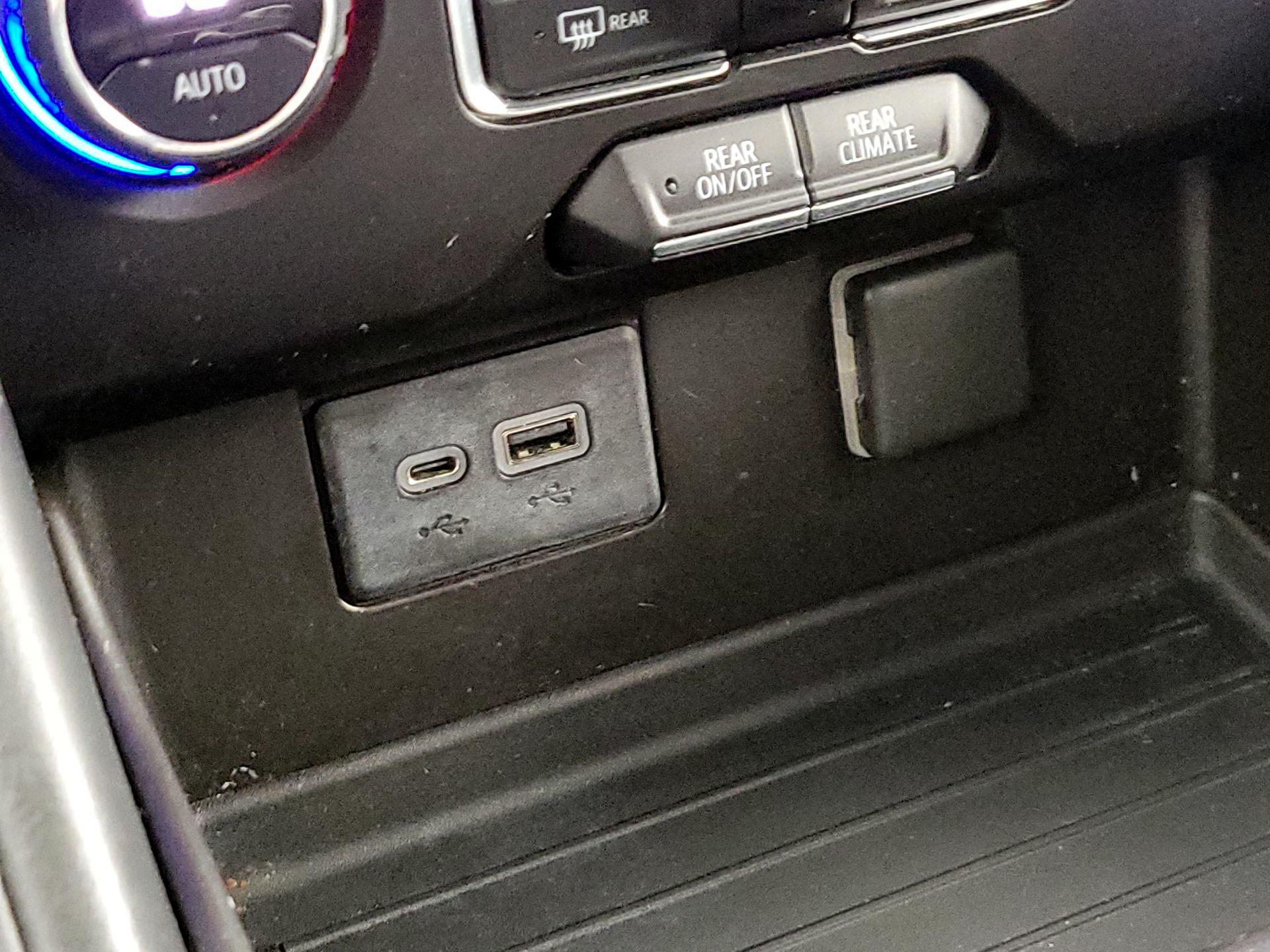 Thumbnail: 2021 Chevrolet Suburban - 18