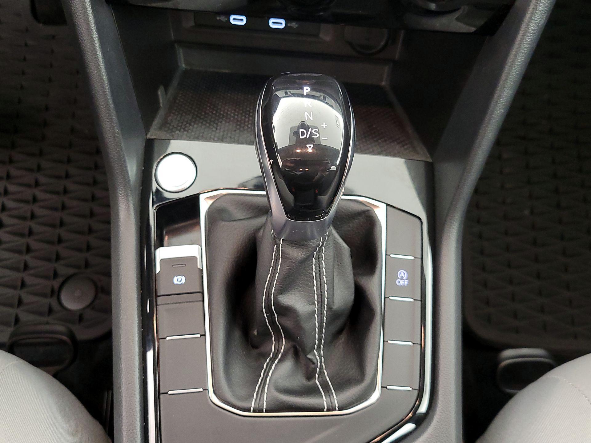 Thumbnail: 2023 Volkswagen Taos - 17