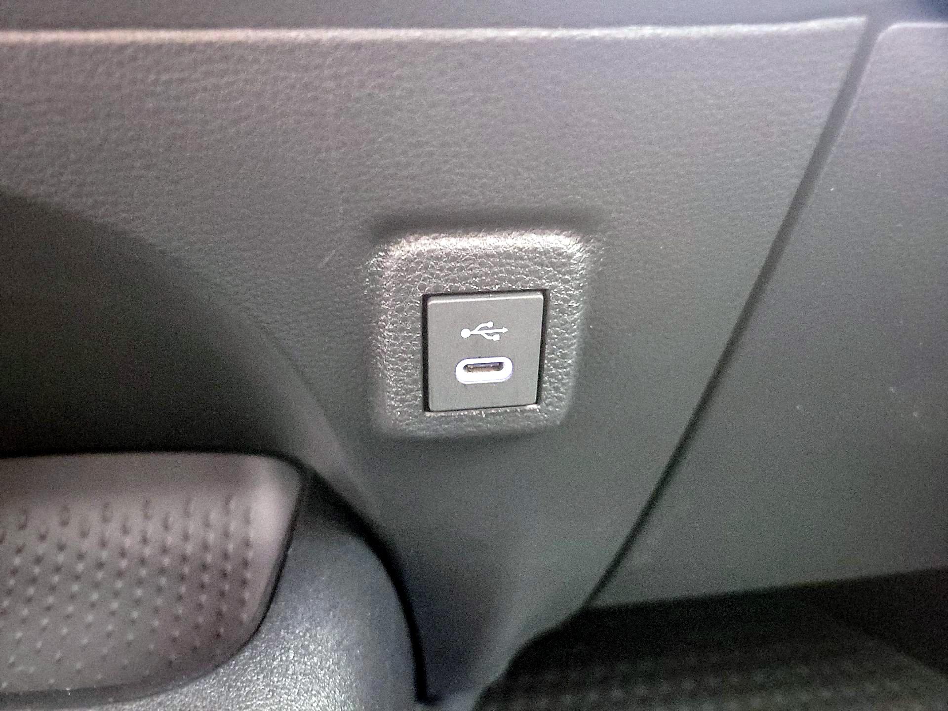 Thumbnail: 2025 Toyota Corolla - 18