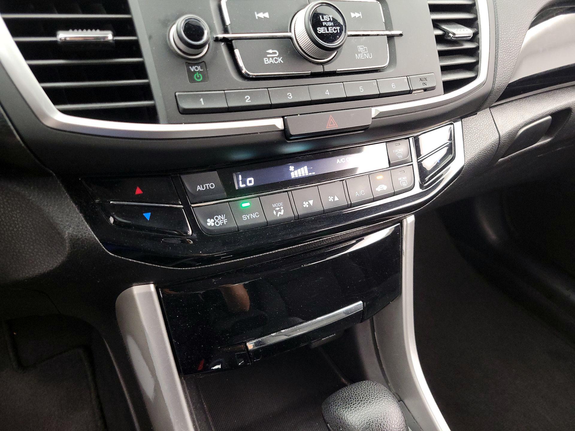 Thumbnail: 2016 Honda Accord - 16