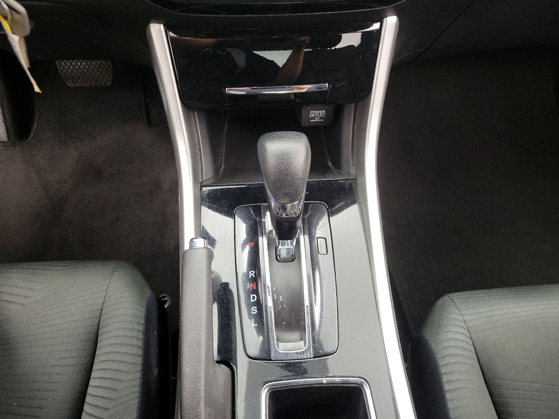 Thumbnail: 2016 Honda Accord - 17