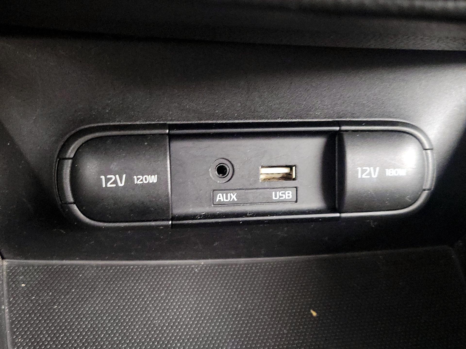 Thumbnail: 2018 Kia Soul - 18