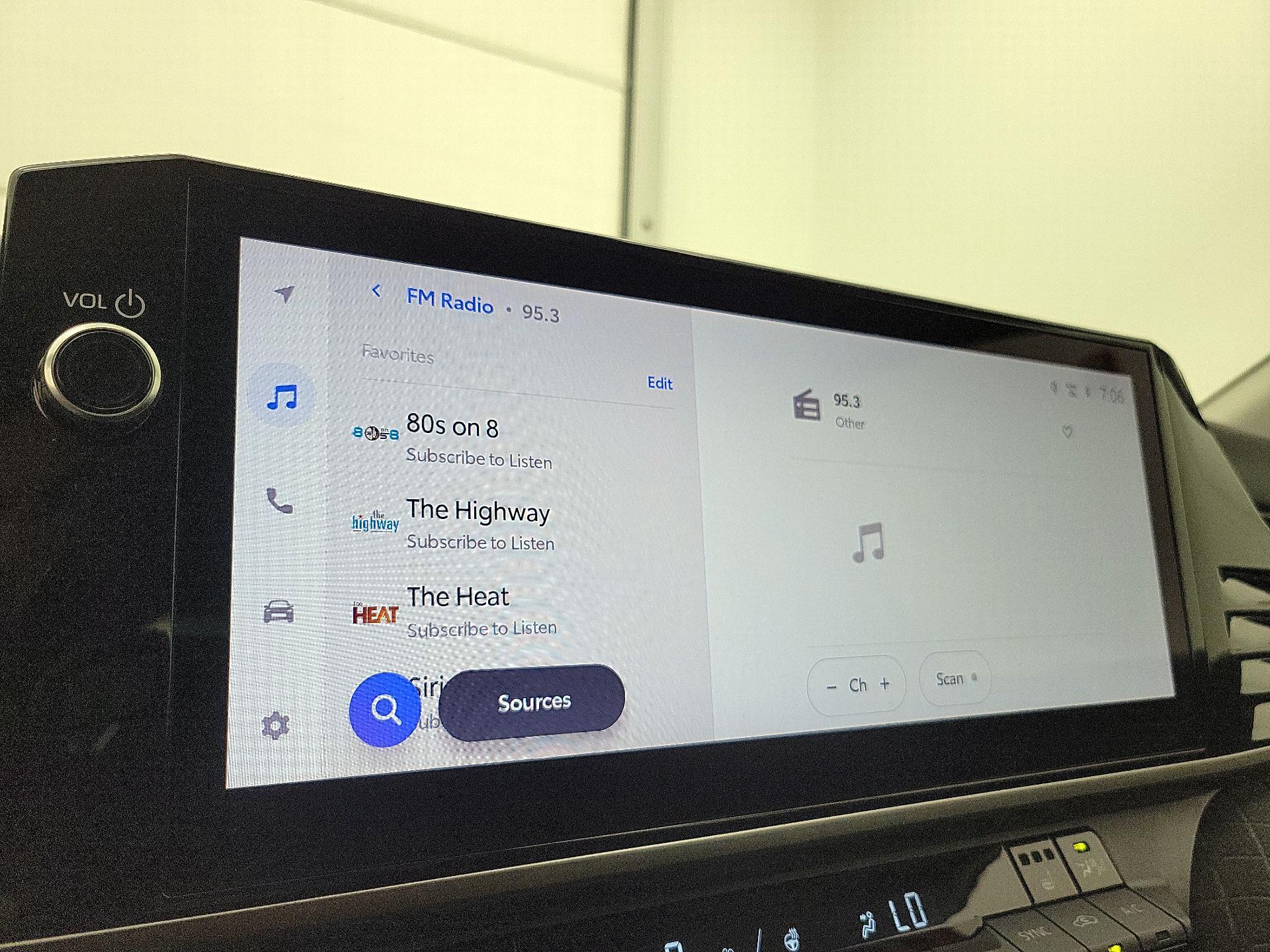 Thumbnail: 2025 Toyota Camry - 15