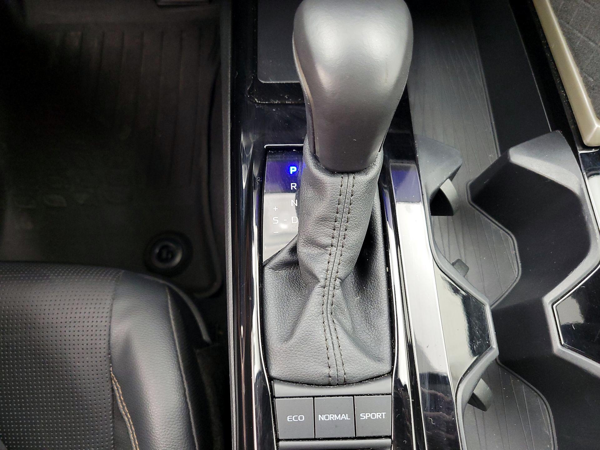 Thumbnail: 2025 Toyota Camry - 17