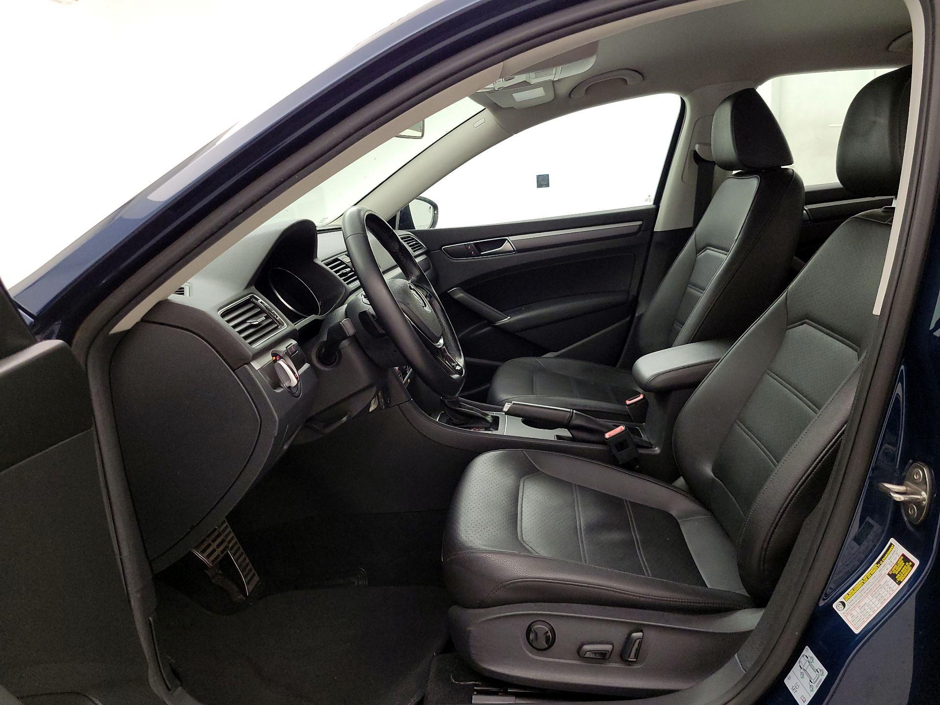 Thumbnail: 2018 Volkswagen Passat - 11