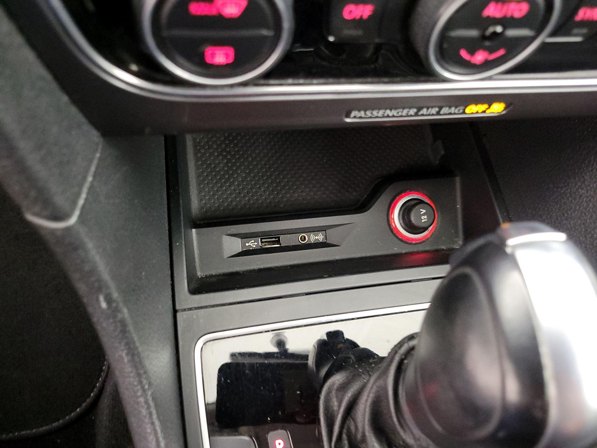 Thumbnail: 2018 Volkswagen Passat - 18