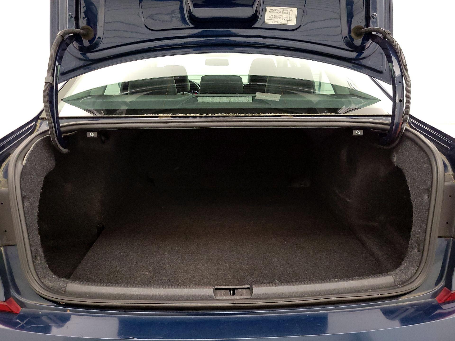 Thumbnail: 2018 Volkswagen Passat - 20