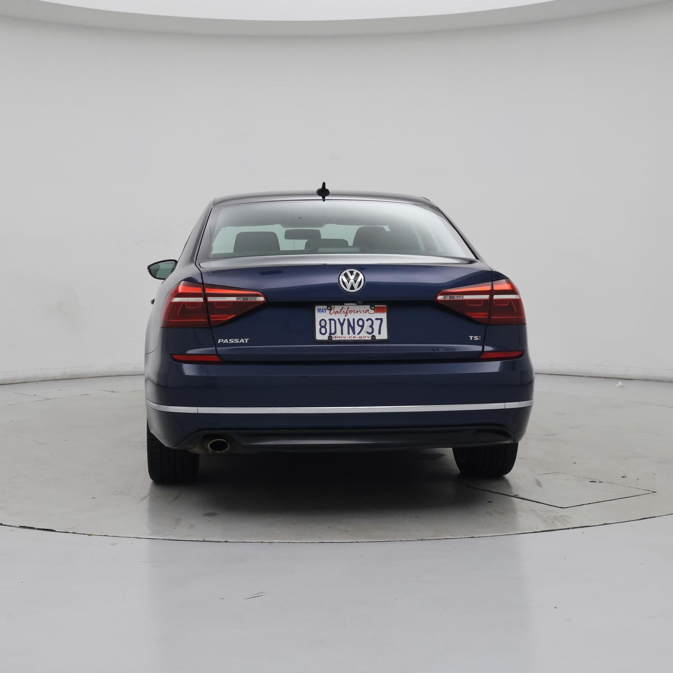 Thumbnail: 2018 Volkswagen Passat - 6