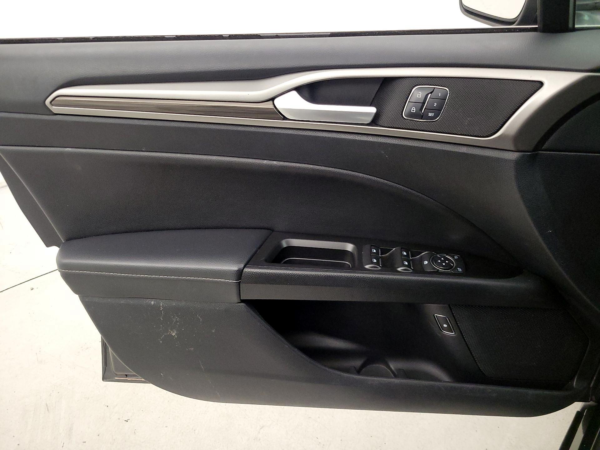 Thumbnail: 2018 Ford Fusion - 12