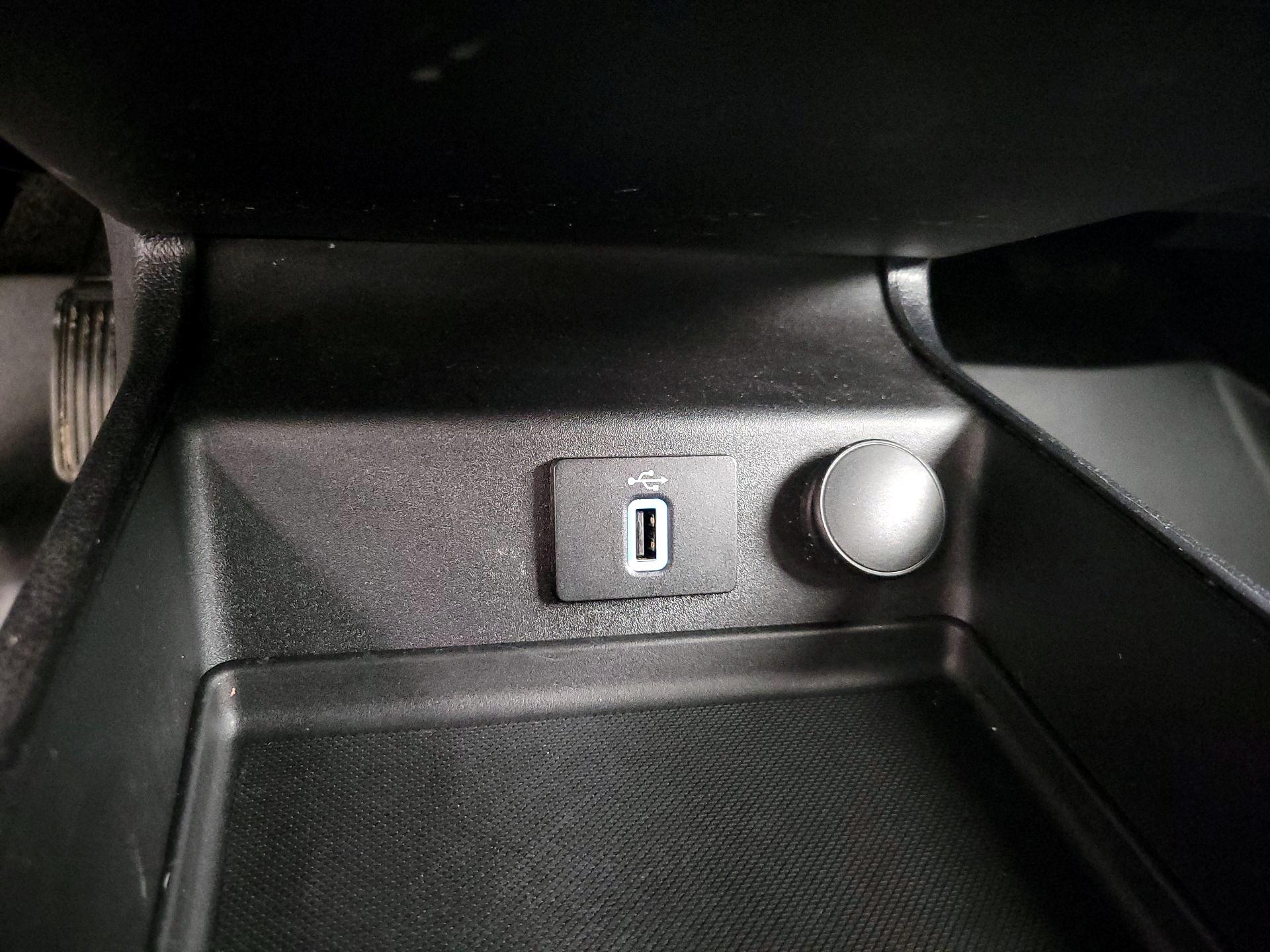 Thumbnail: 2018 Ford Fusion - 18