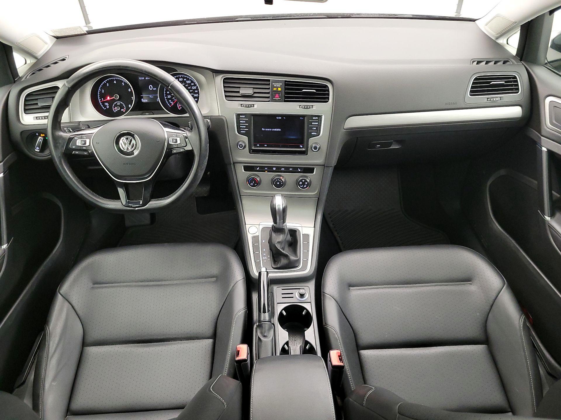 Thumbnail: 2016 Volkswagen Golf - 9