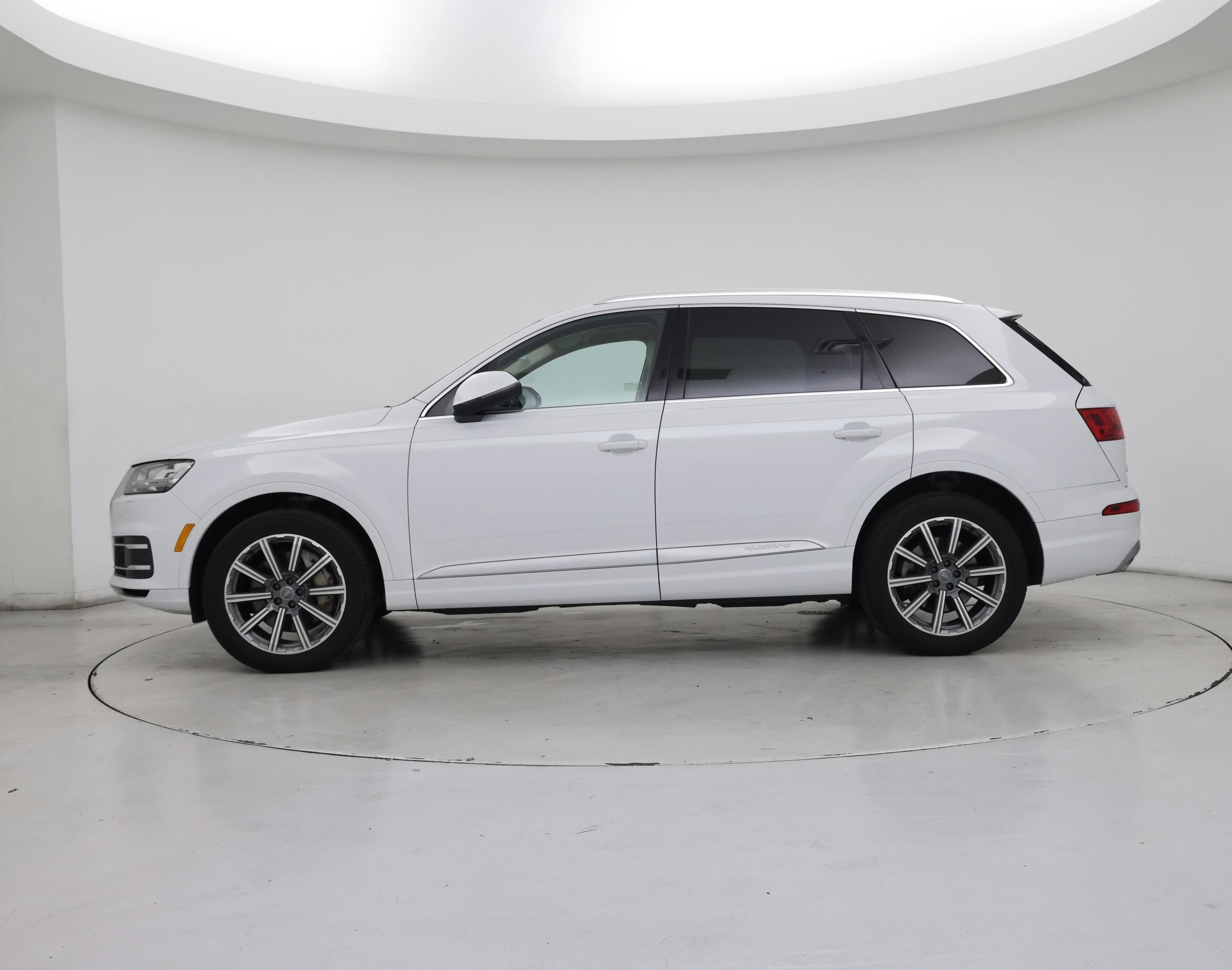 Thumbnail: 2019 Audi Q7 - 3