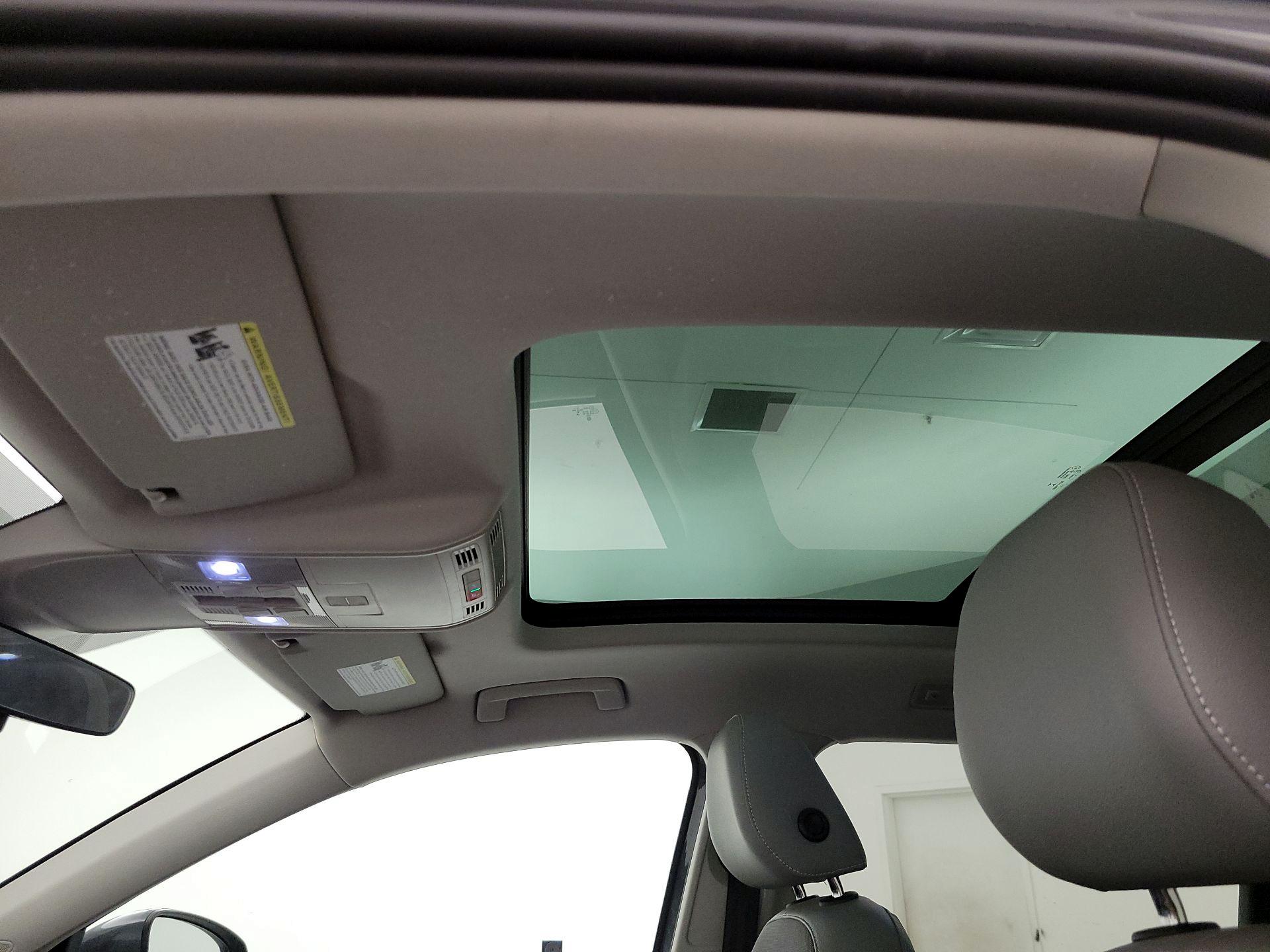 Thumbnail: 2023 Volkswagen Taos - 19