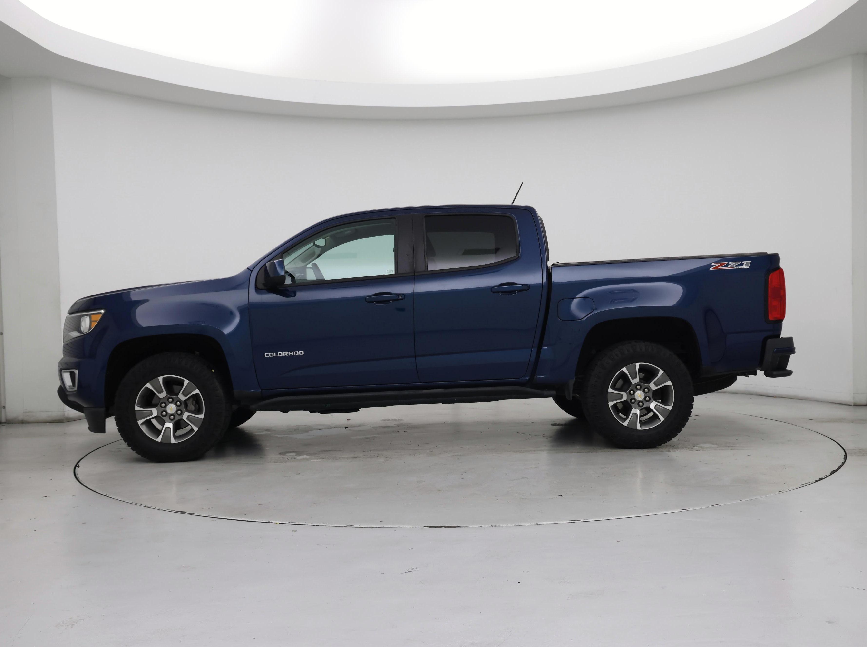 Thumbnail: 2020 Chevrolet Colorado - 3