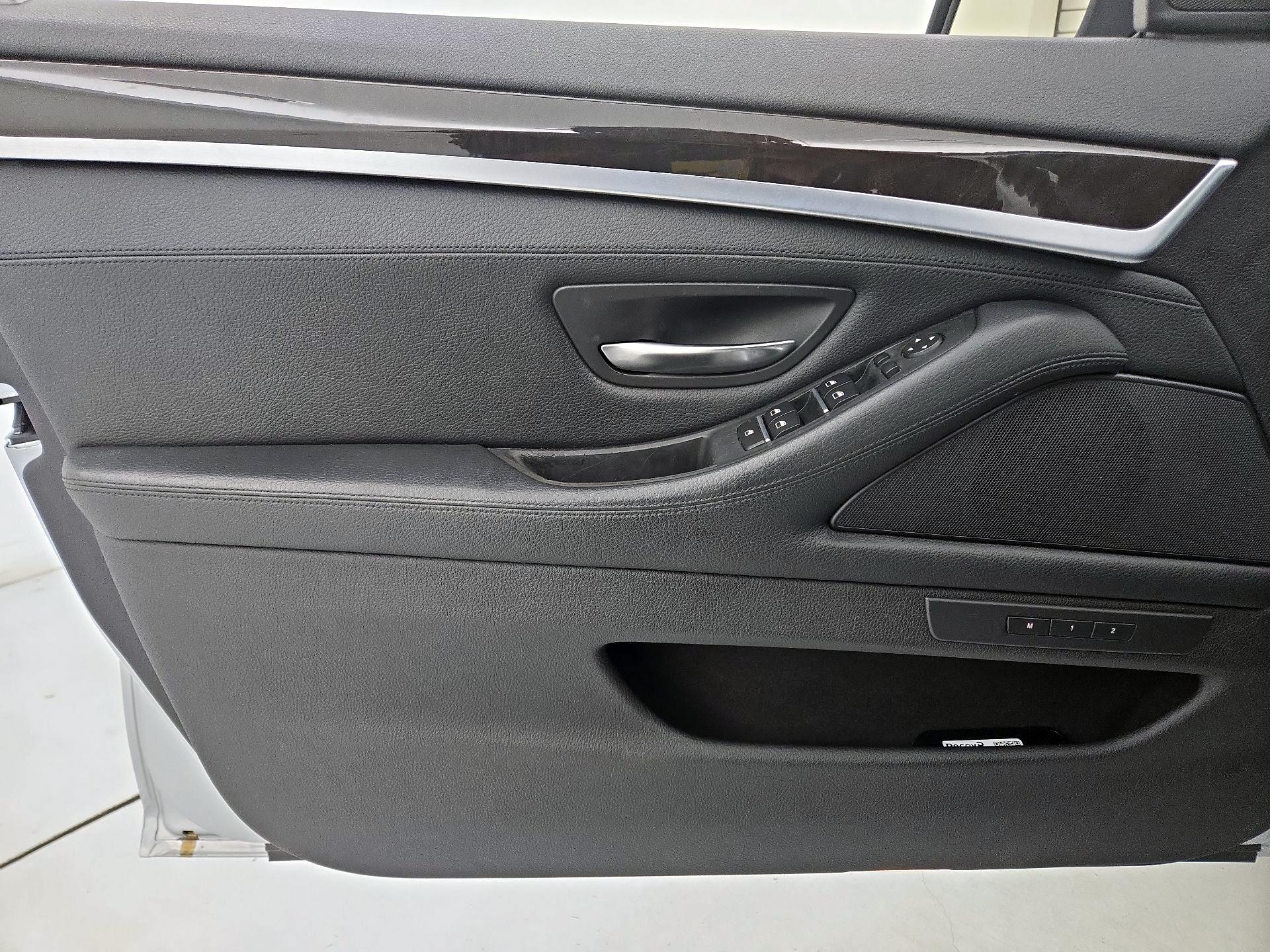 Thumbnail: 2014 BMW 5 Series - 12