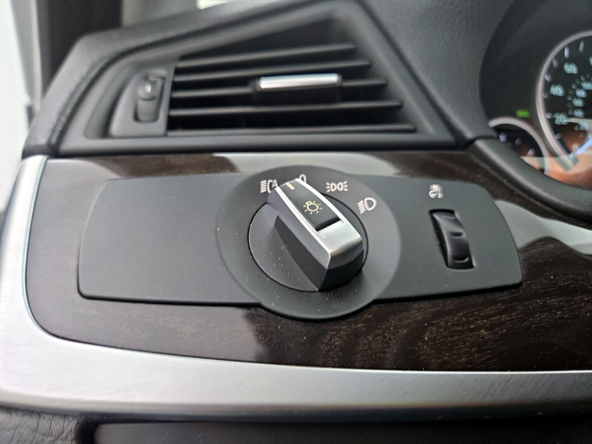 Thumbnail: 2014 BMW 5 Series - 13