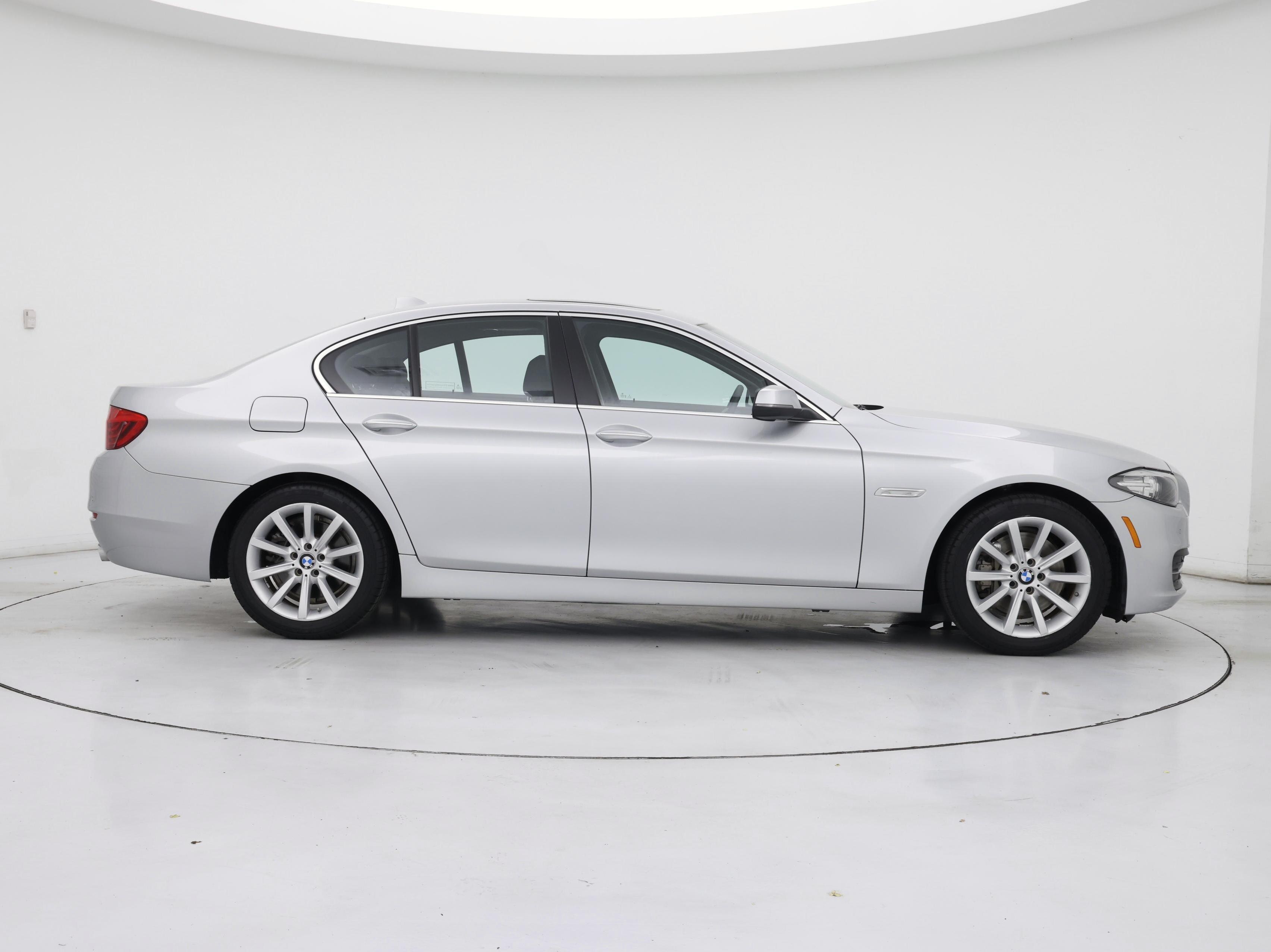 Thumbnail: 2014 BMW 5 Series - 7