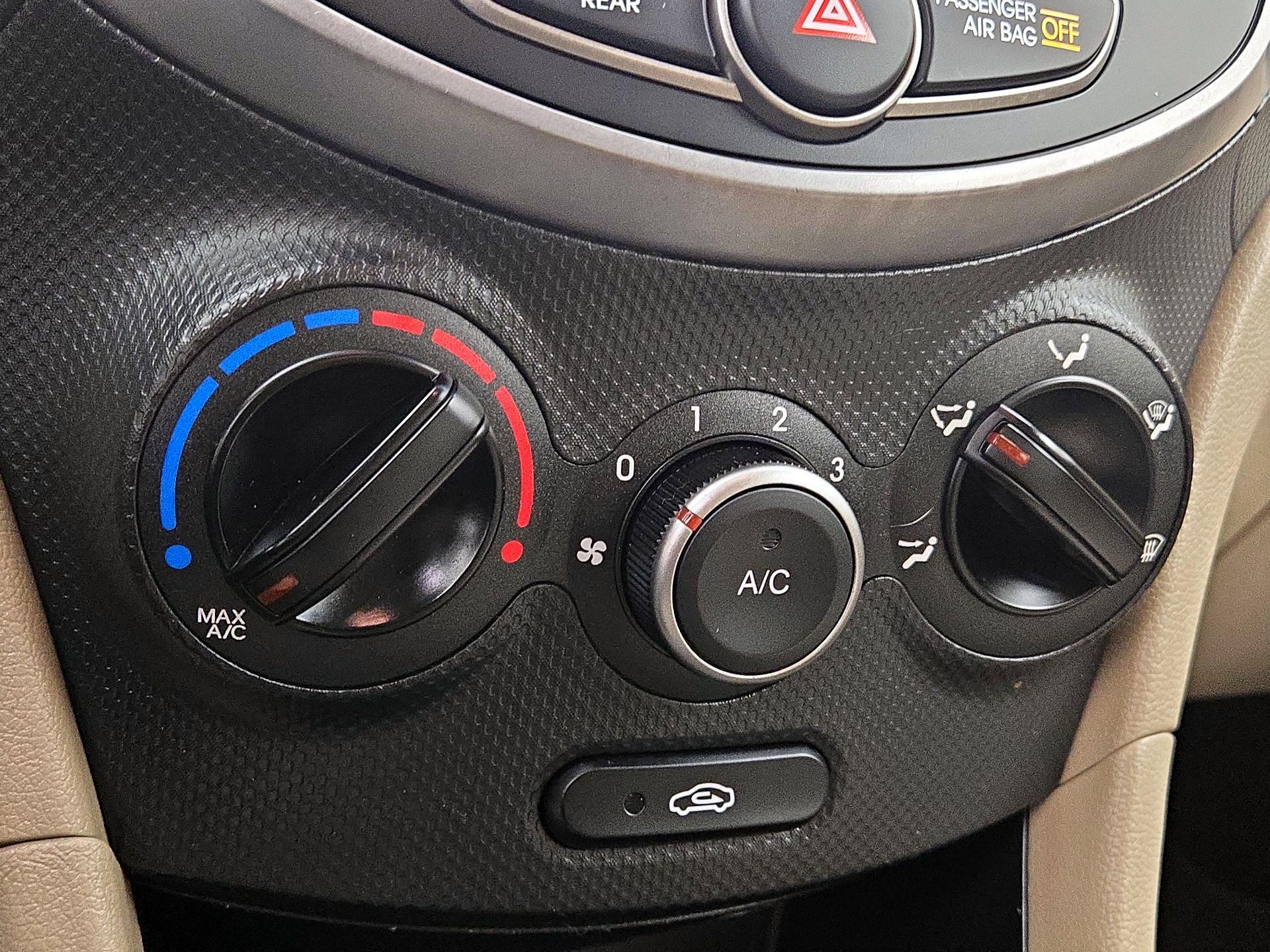 Thumbnail: 2016 Hyundai Accent - 15