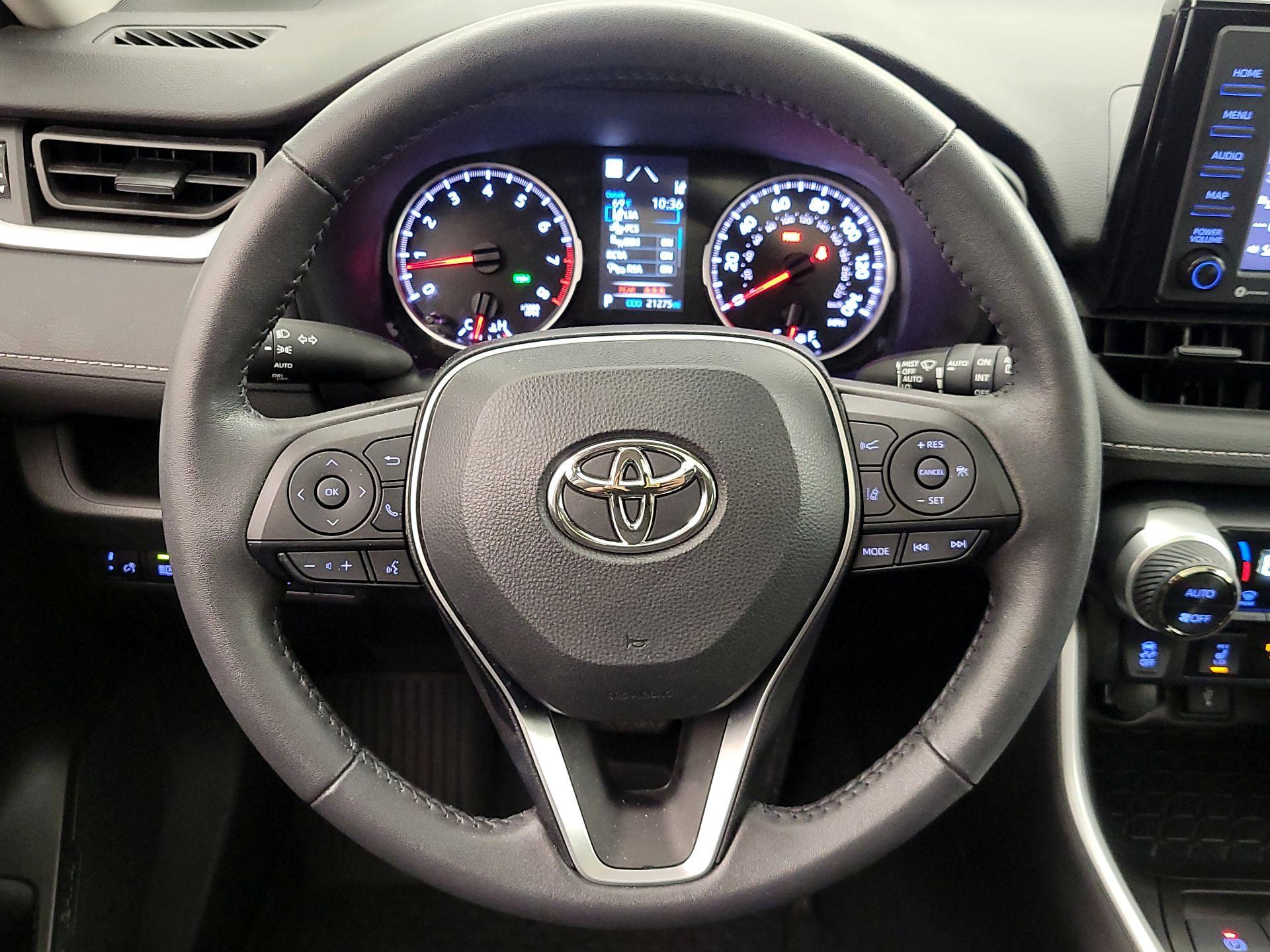 Thumbnail: 2022 Toyota RAV4 - 10