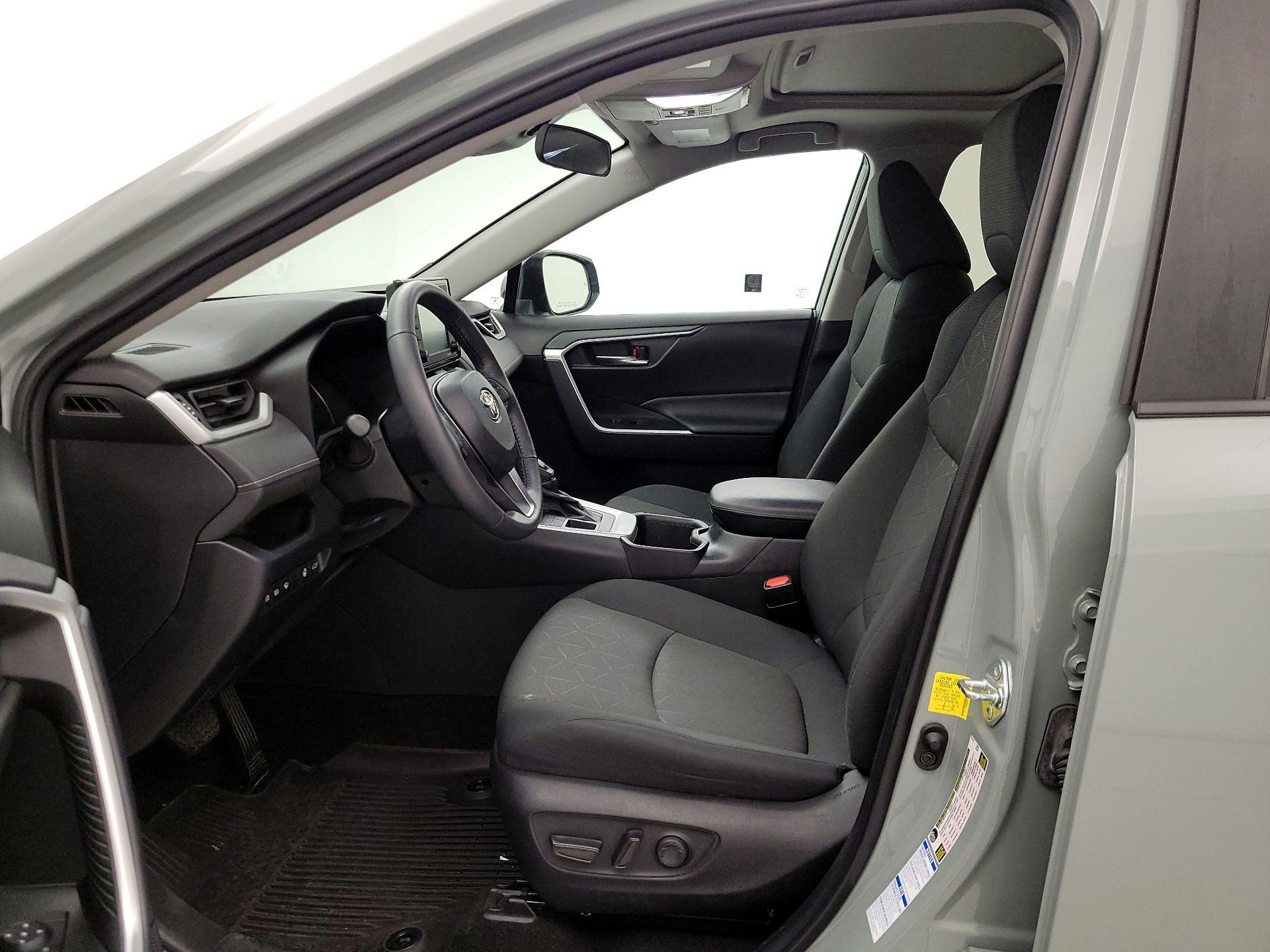 Thumbnail: 2022 Toyota RAV4 - 11