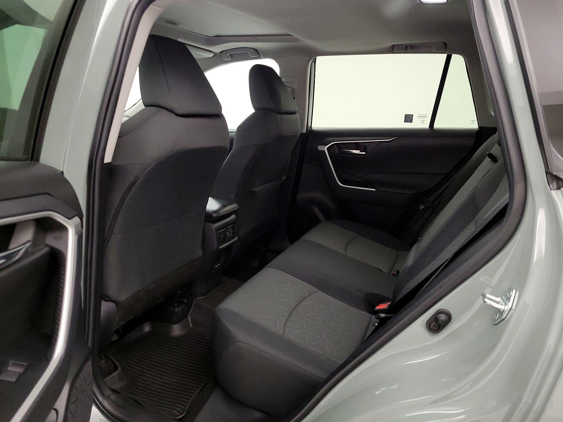 Thumbnail: 2022 Toyota RAV4 - 20