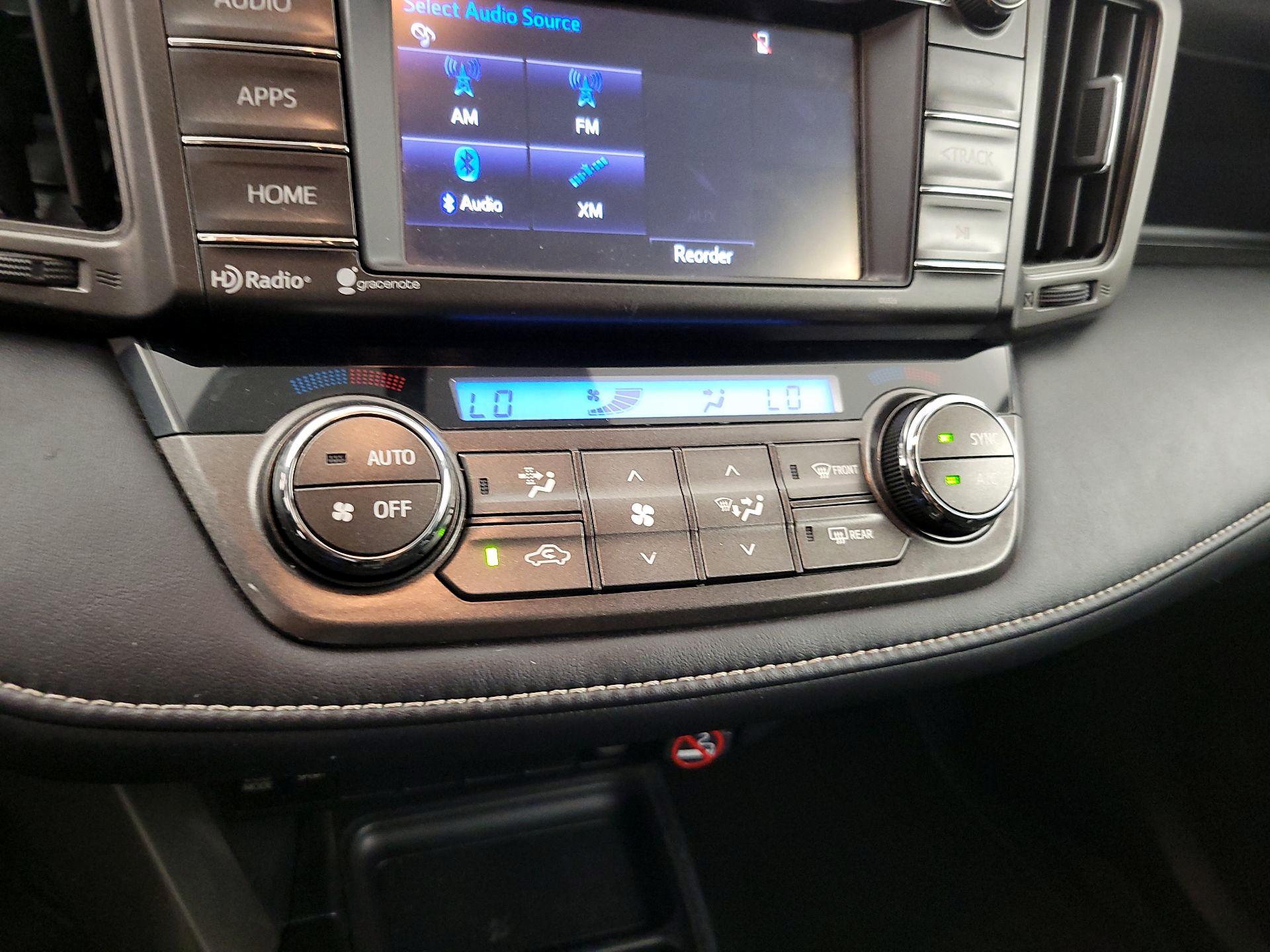 Thumbnail: 2015 Toyota RAV4 - 16