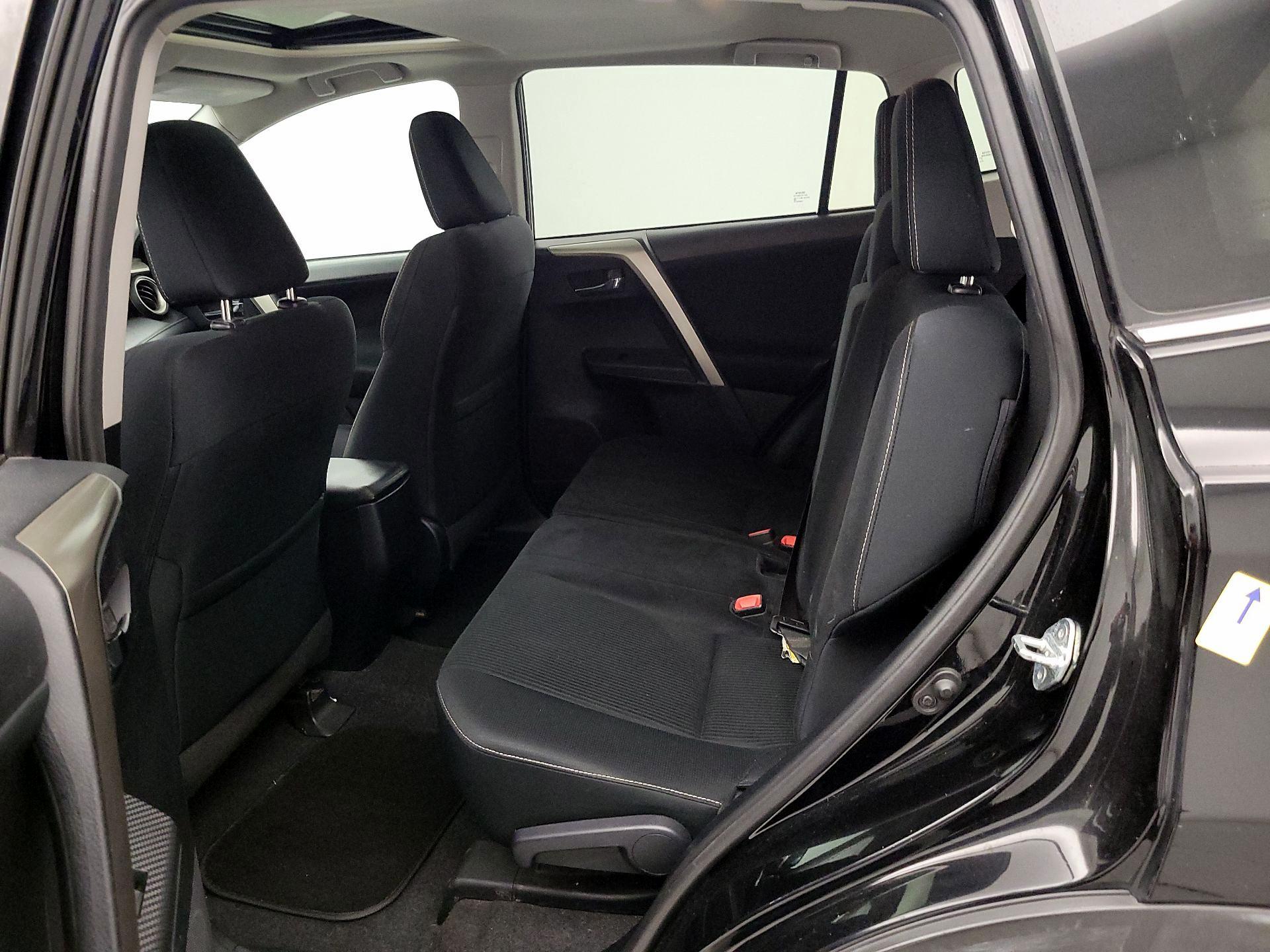 Thumbnail: 2015 Toyota RAV4 - 20