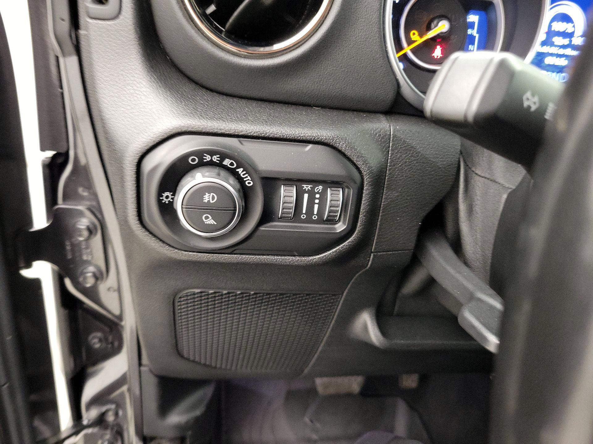 Thumbnail: 2021 Jeep Gladiator - 13