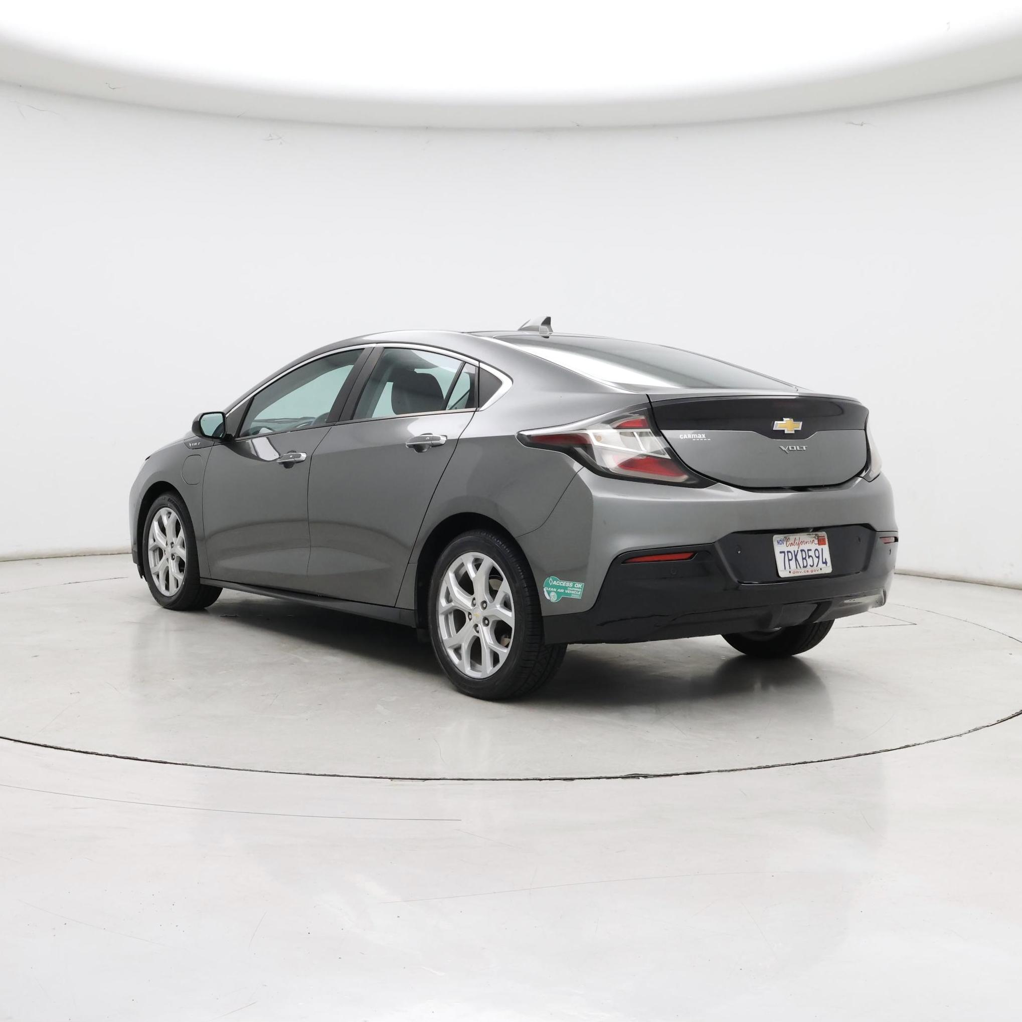 Thumbnail: 2016 Chevrolet Volt - 2