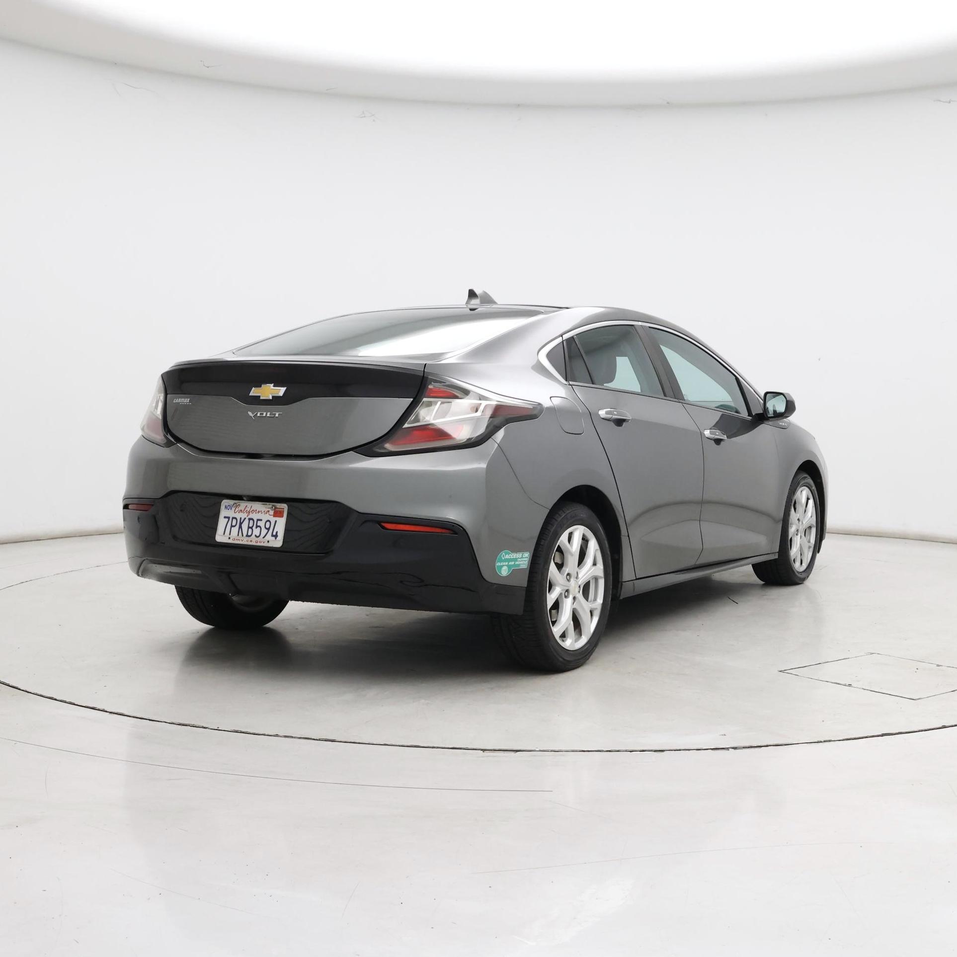 Thumbnail: 2016 Chevrolet Volt - 8
