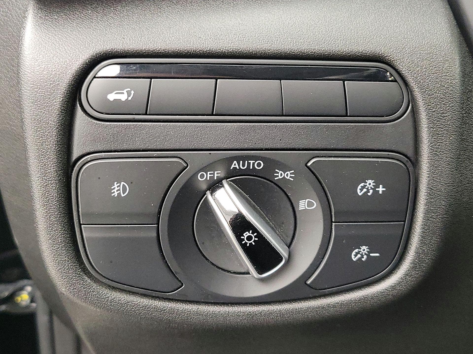 Thumbnail: 2019 INFINITI QX50 - 13